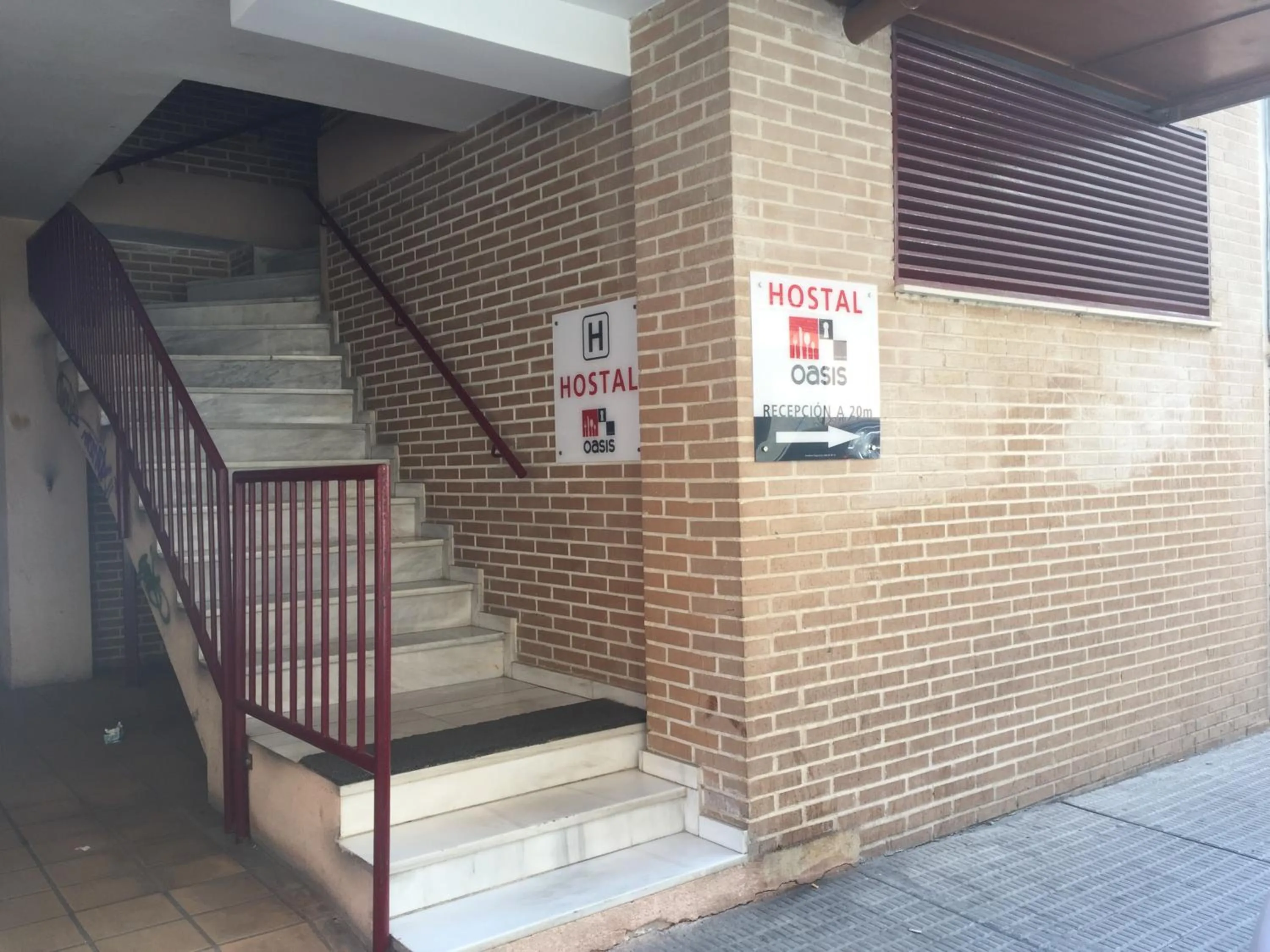 Facade/entrance in Pension Oasis