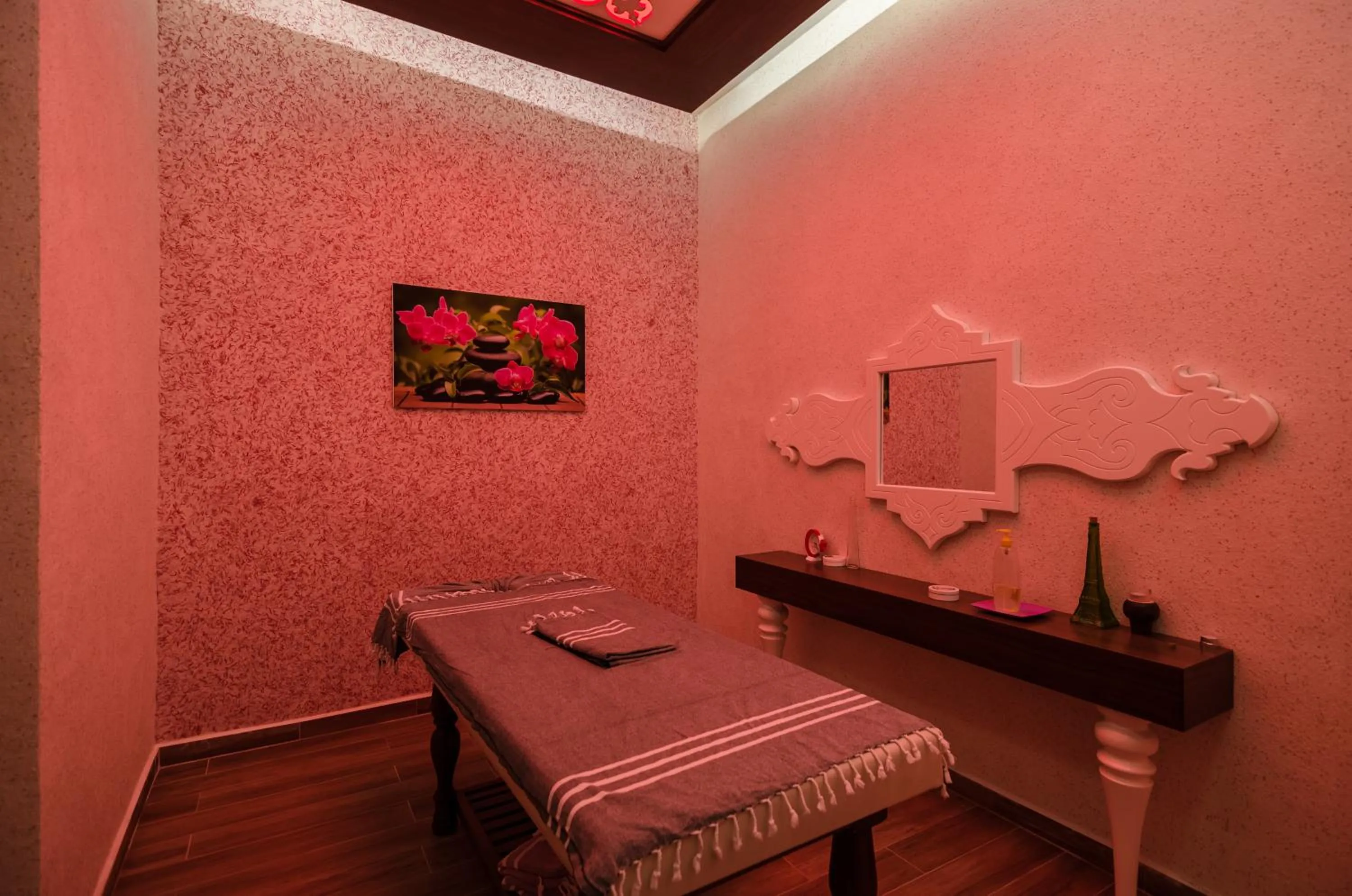 Massage in The Lumos Deluxe Resort Hotel & Spa
