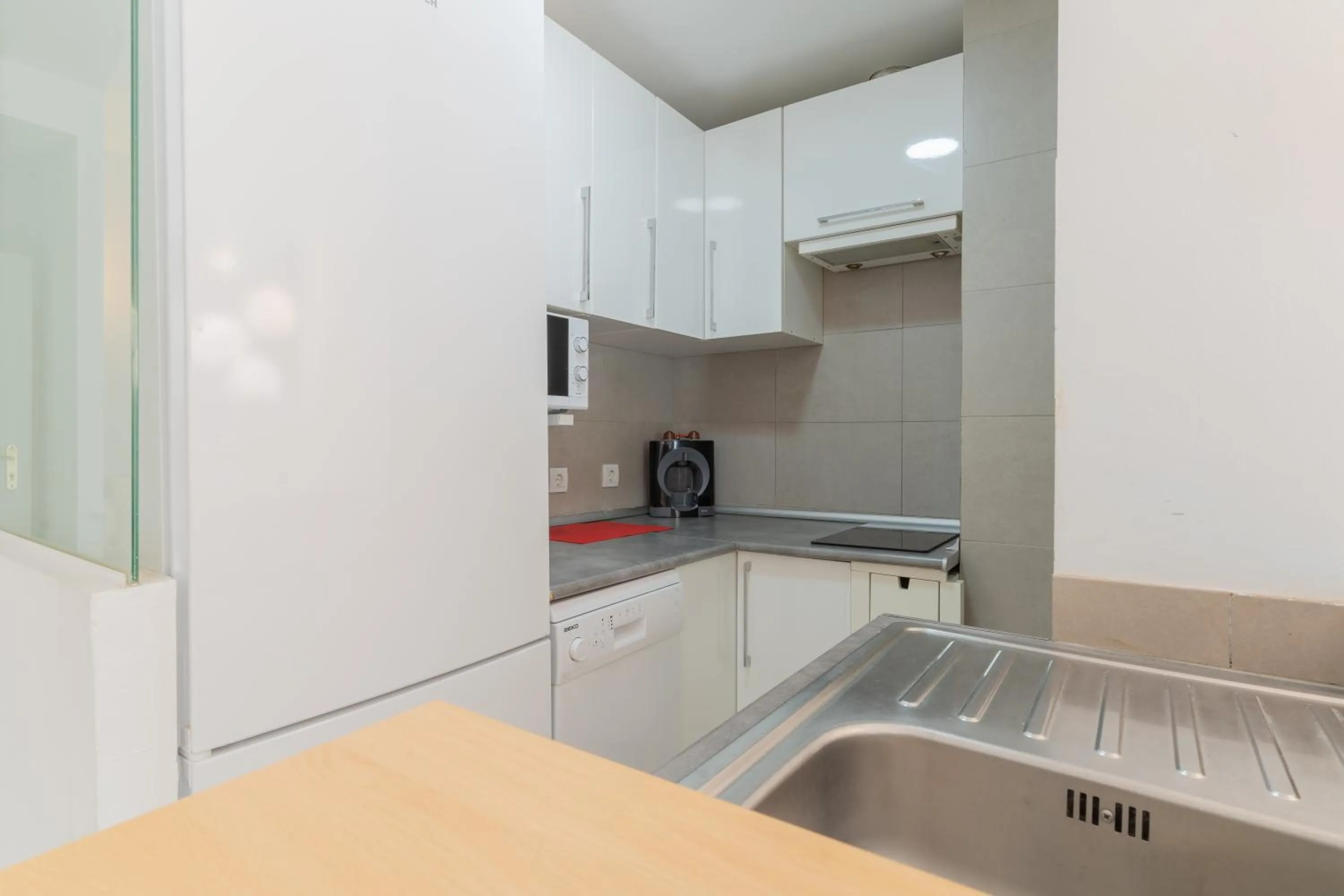 Kitchen or kitchenette in Apartamentos Castillo by Sur Suites