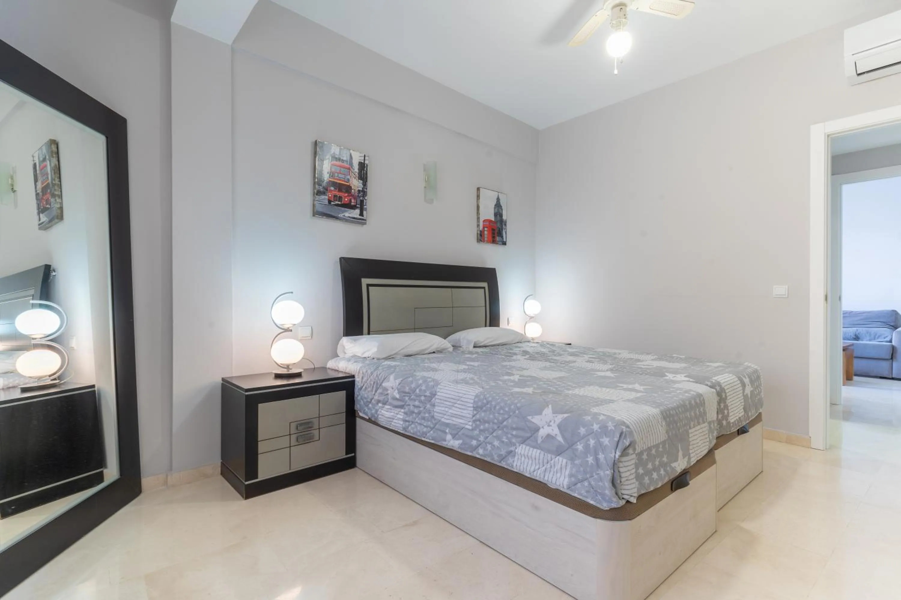 Photo of the whole room, Bed in Apartamentos Castillo by Sur Suites