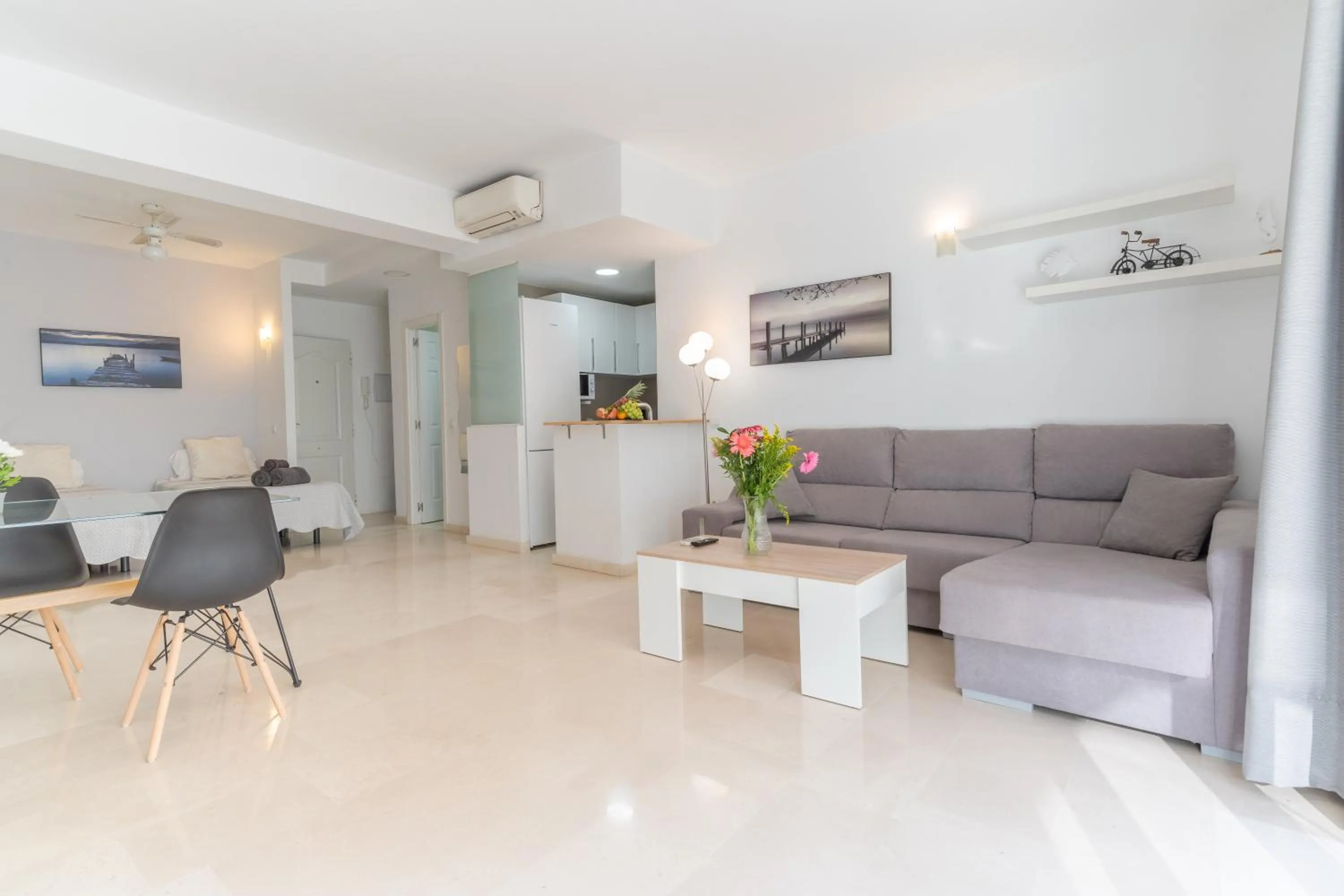 Living room in Apartamentos Castillo by Sur Suites