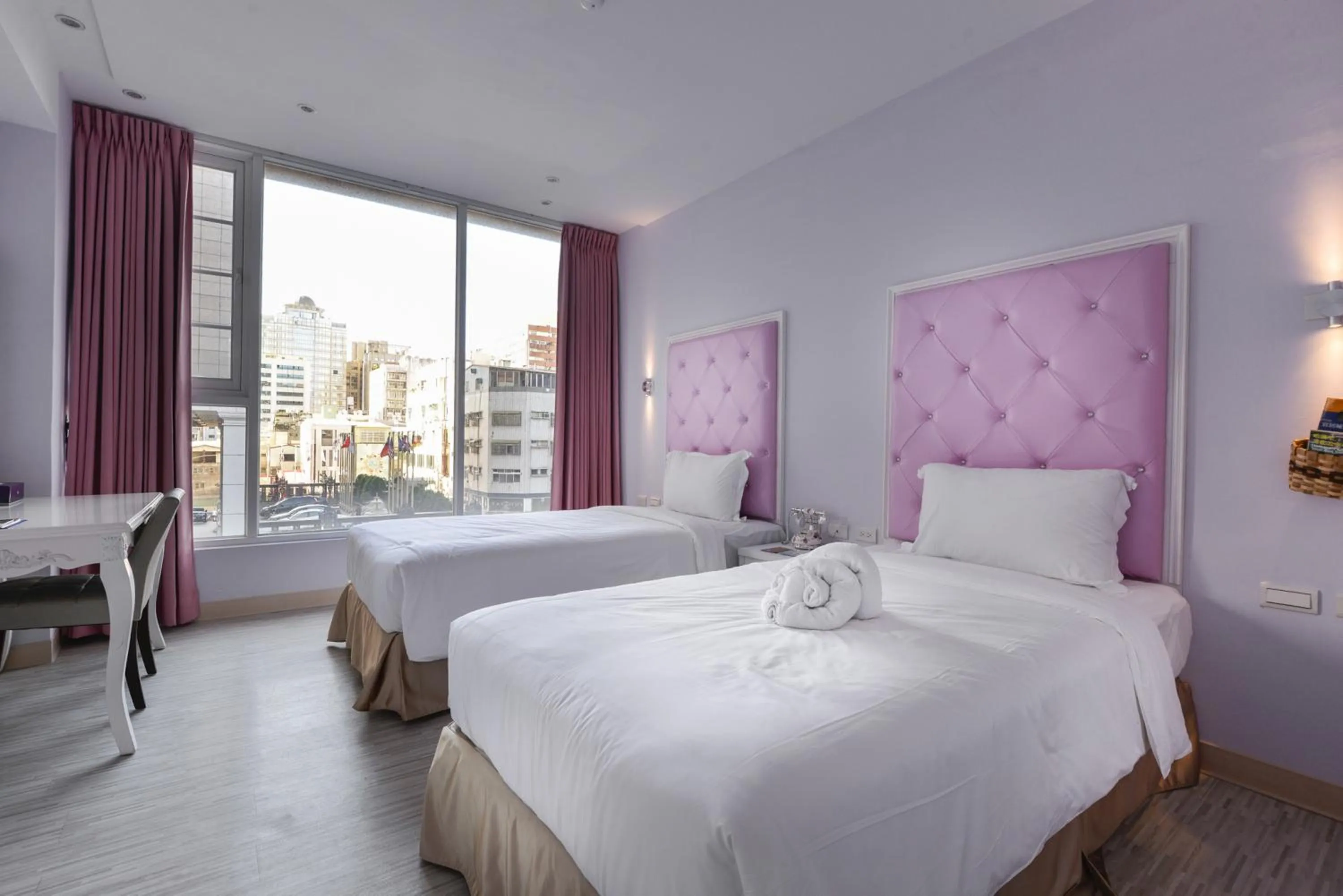 Bedroom, Bed in Lion King Hotel