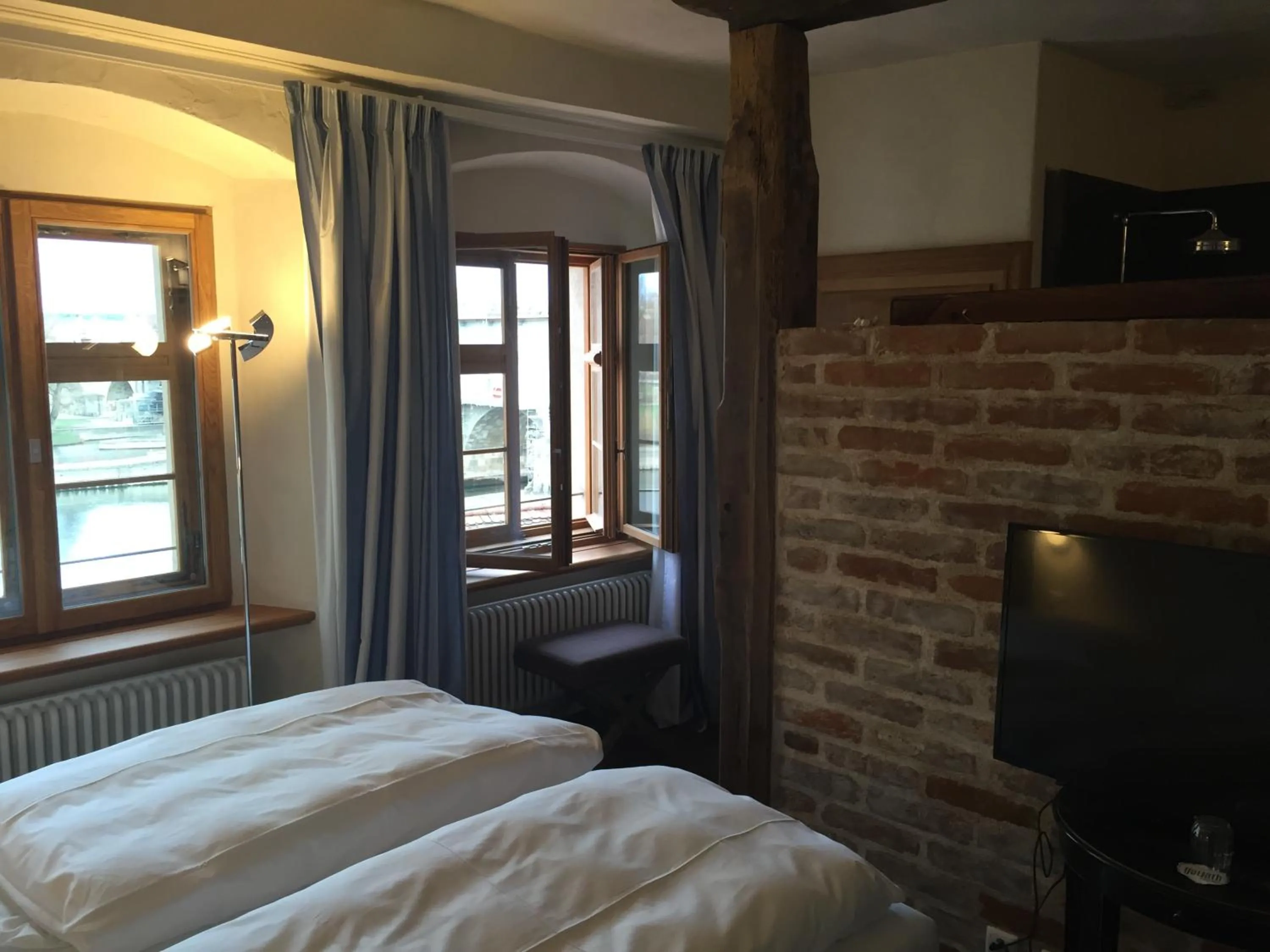 Photo of the whole room, Bed in Hotel David an der Donau