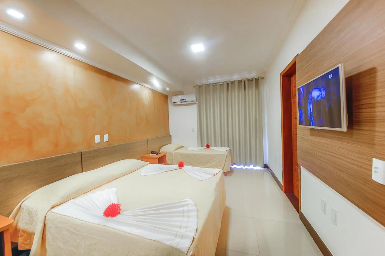 Bedroom, Bed in Portal Ville - Rede Soberano