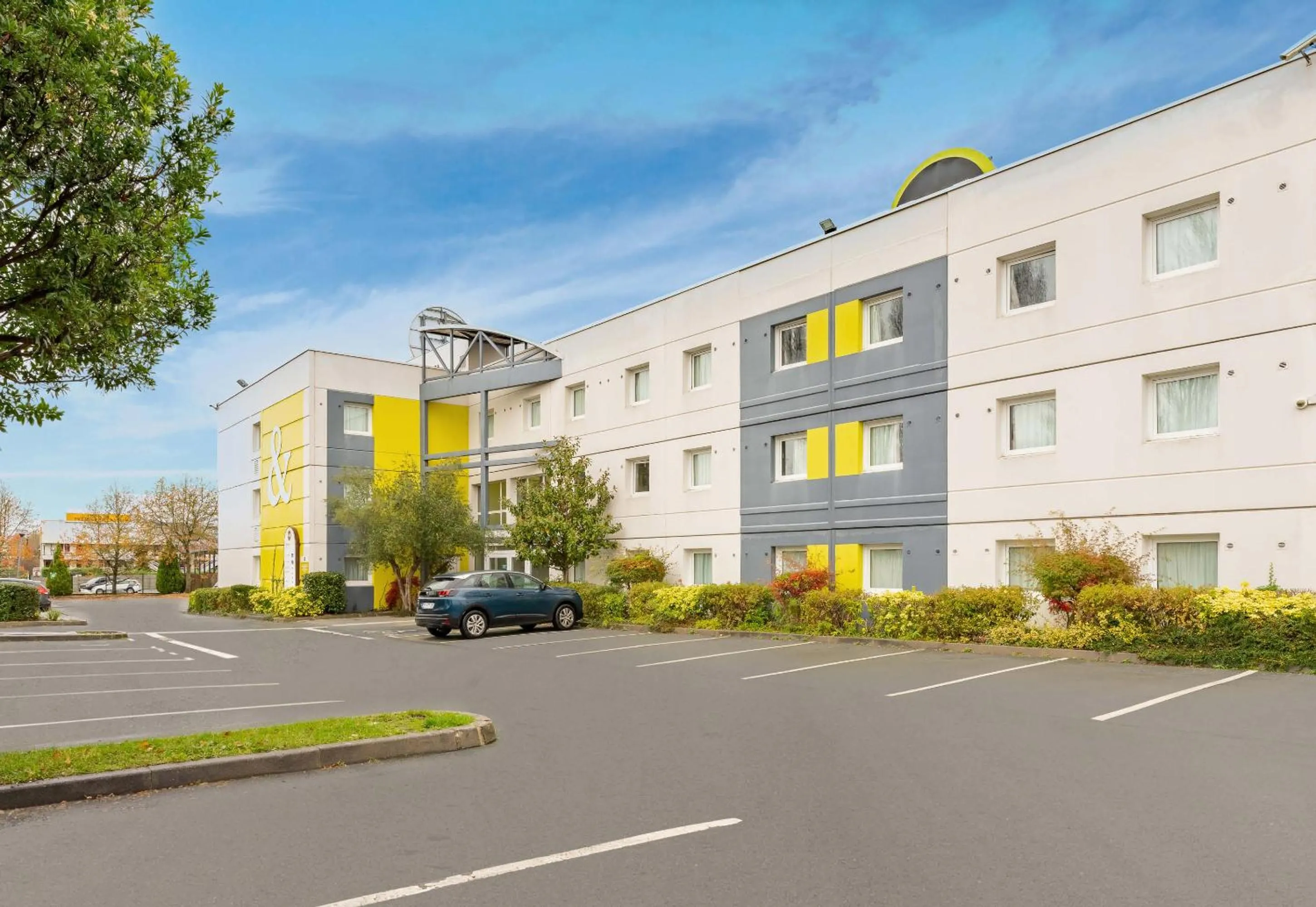 Property building in B&B HOTEL Douai Parc Des Expos Cuincy