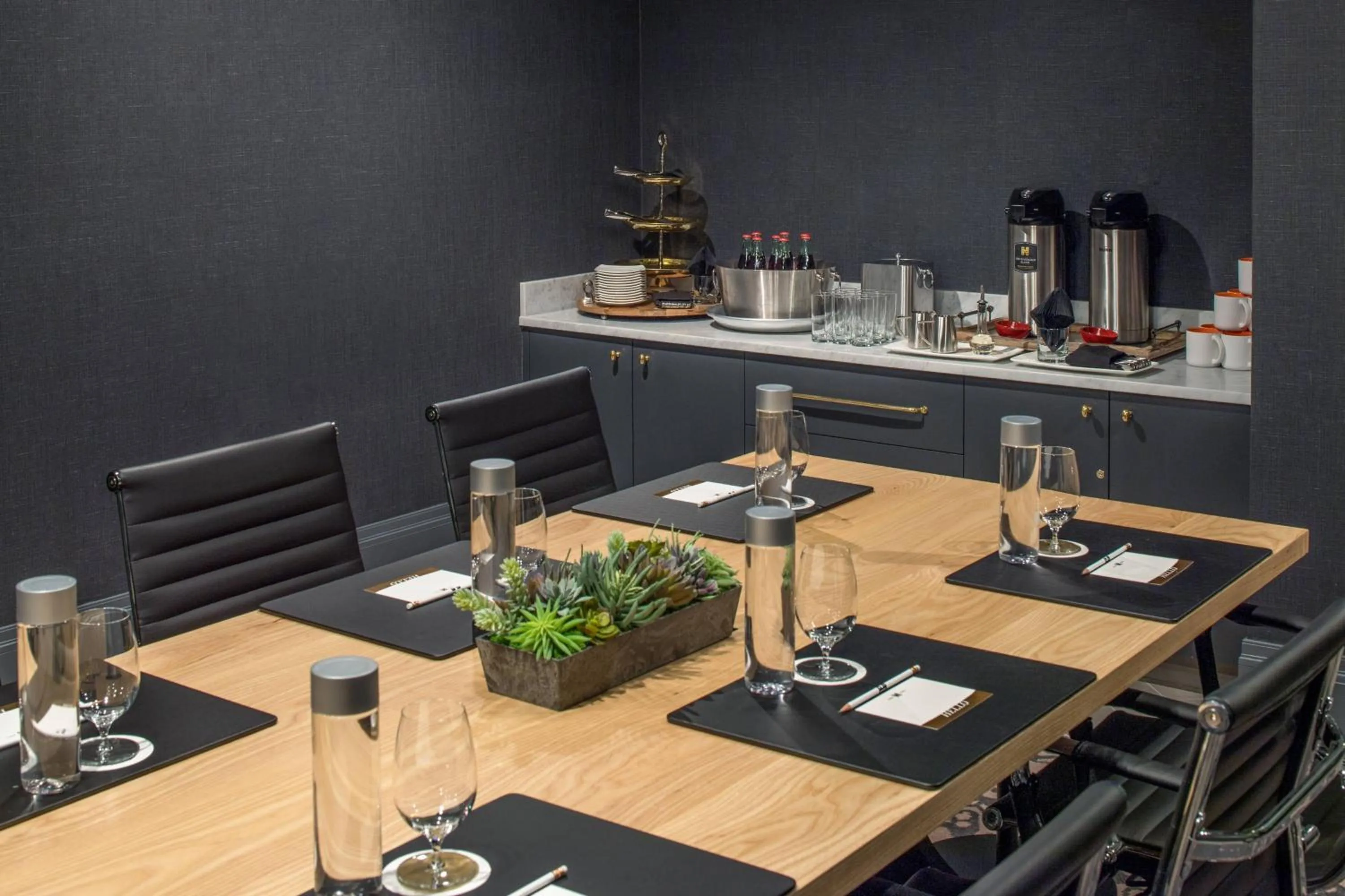 Meeting/conference room in The Hi-Lo, Autograph Collection