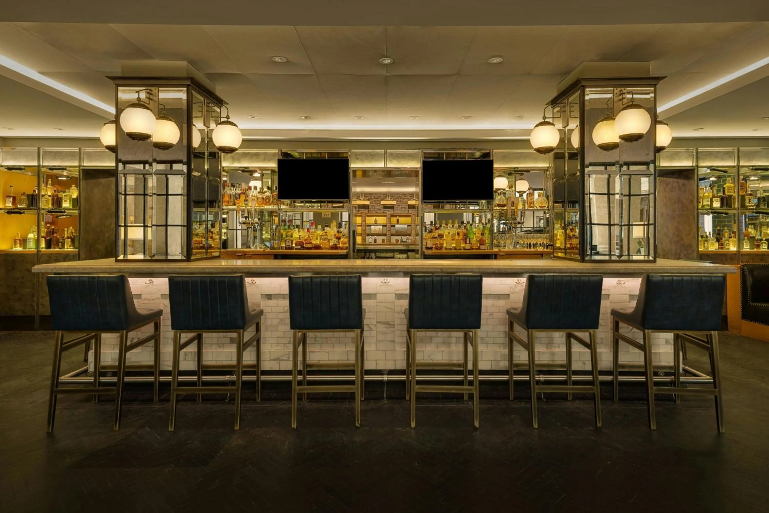 Lounge or bar in Marriott Vacation Club® at the Mayflower, Washington, D.C. 