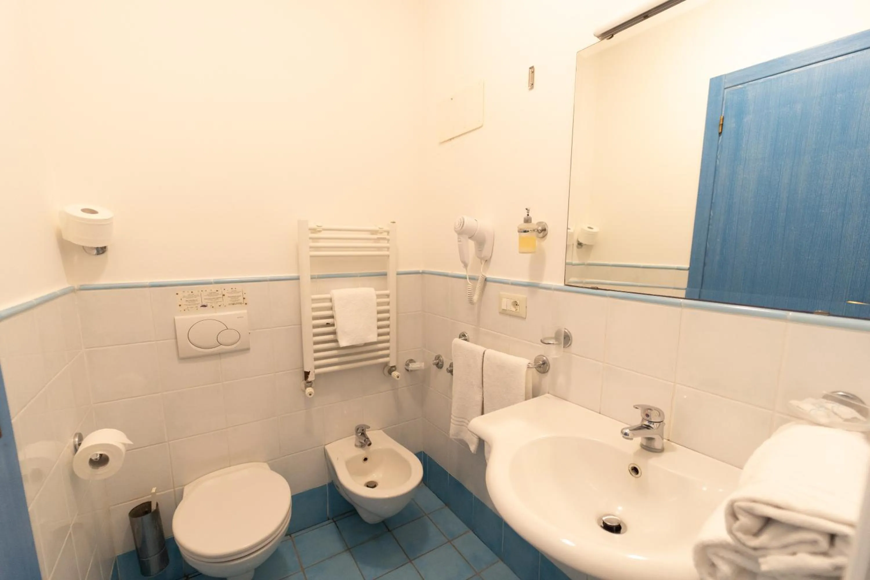 Shower in Hotel Terme Zi Carmela