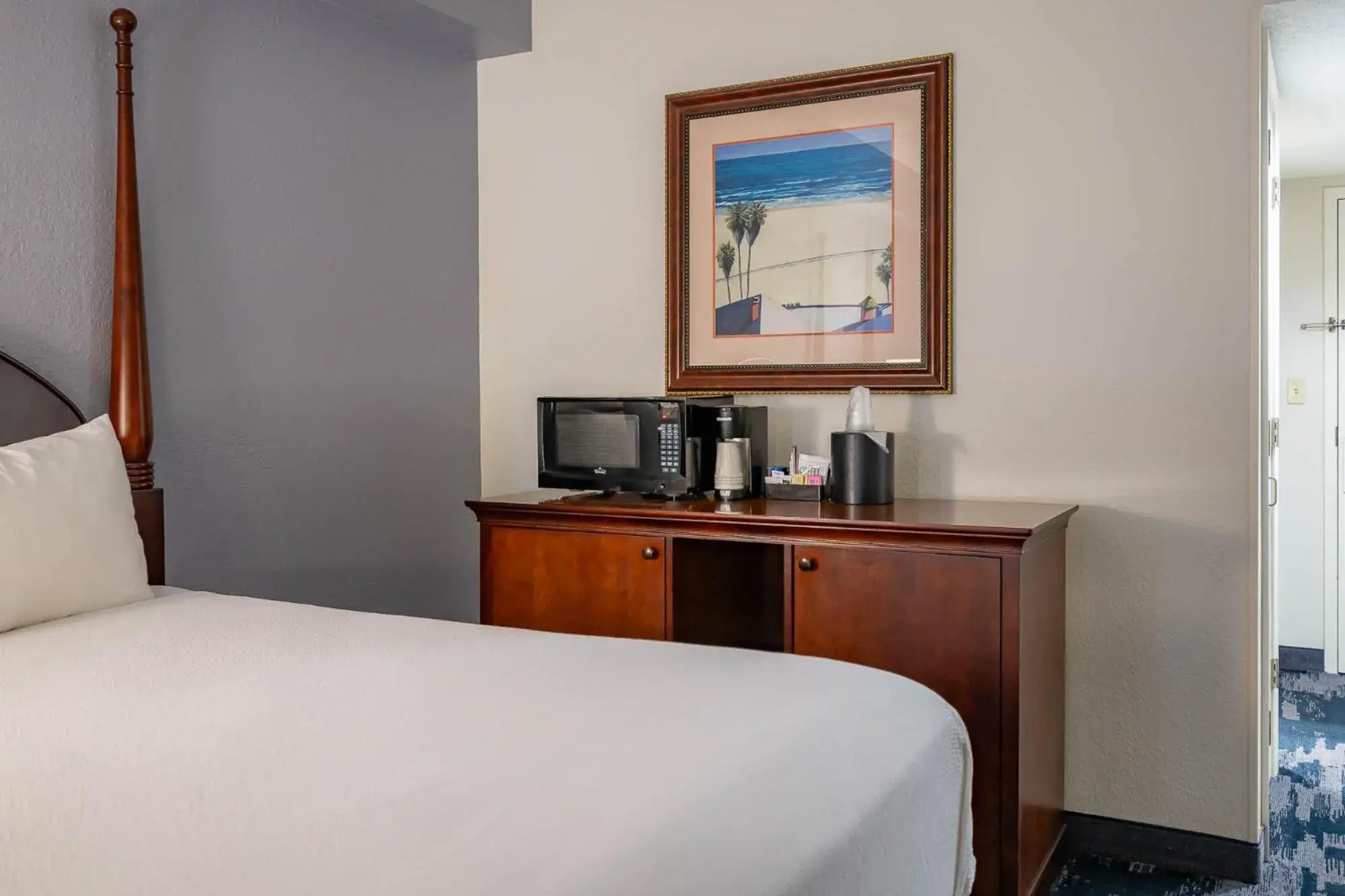 Deluxe Queen Suite in SummerPlace Inn Deluxe Queen Suite in SummerPlace Inn