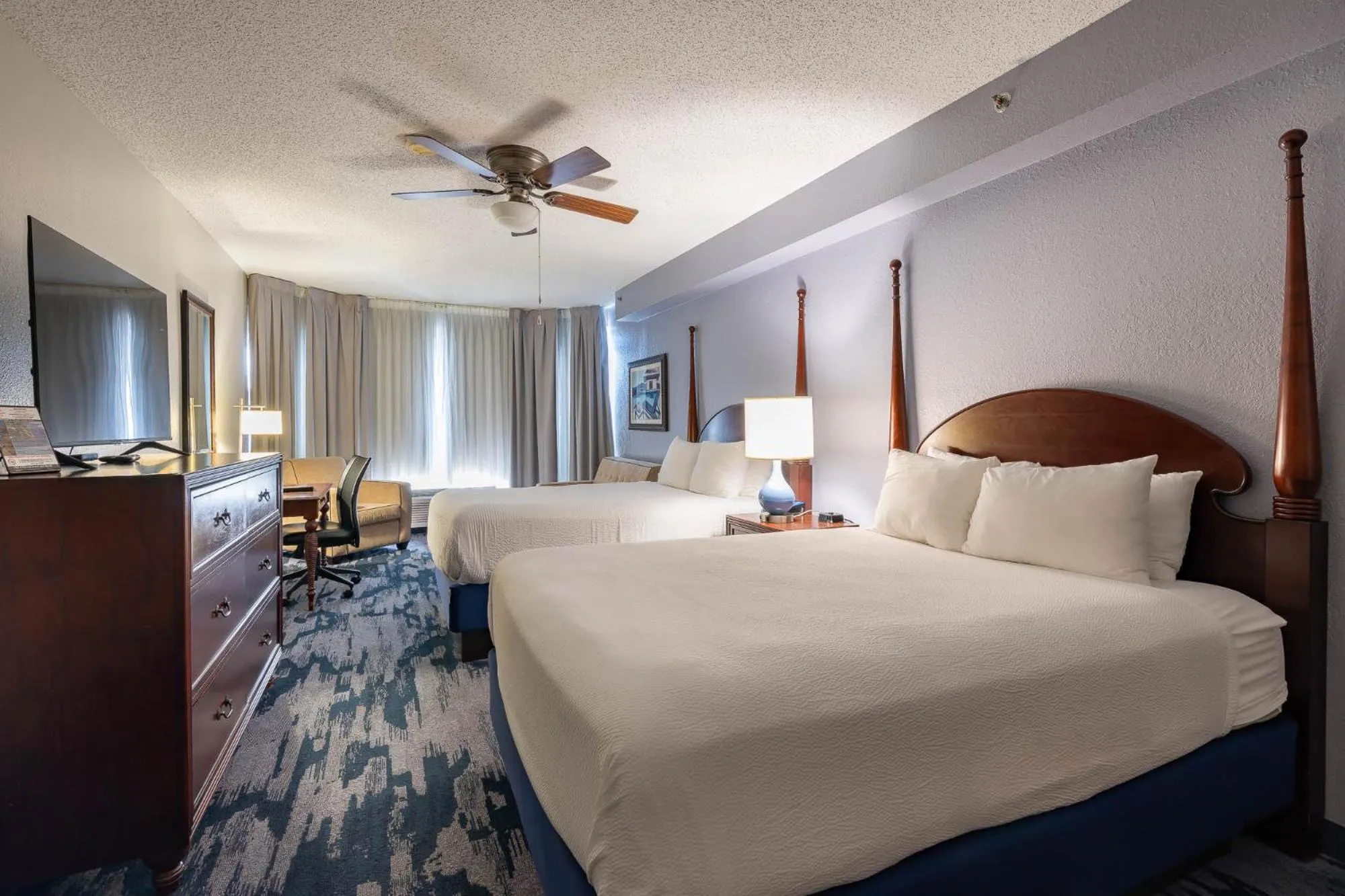 TV and multimedia, Bed in SummerPlace Inn