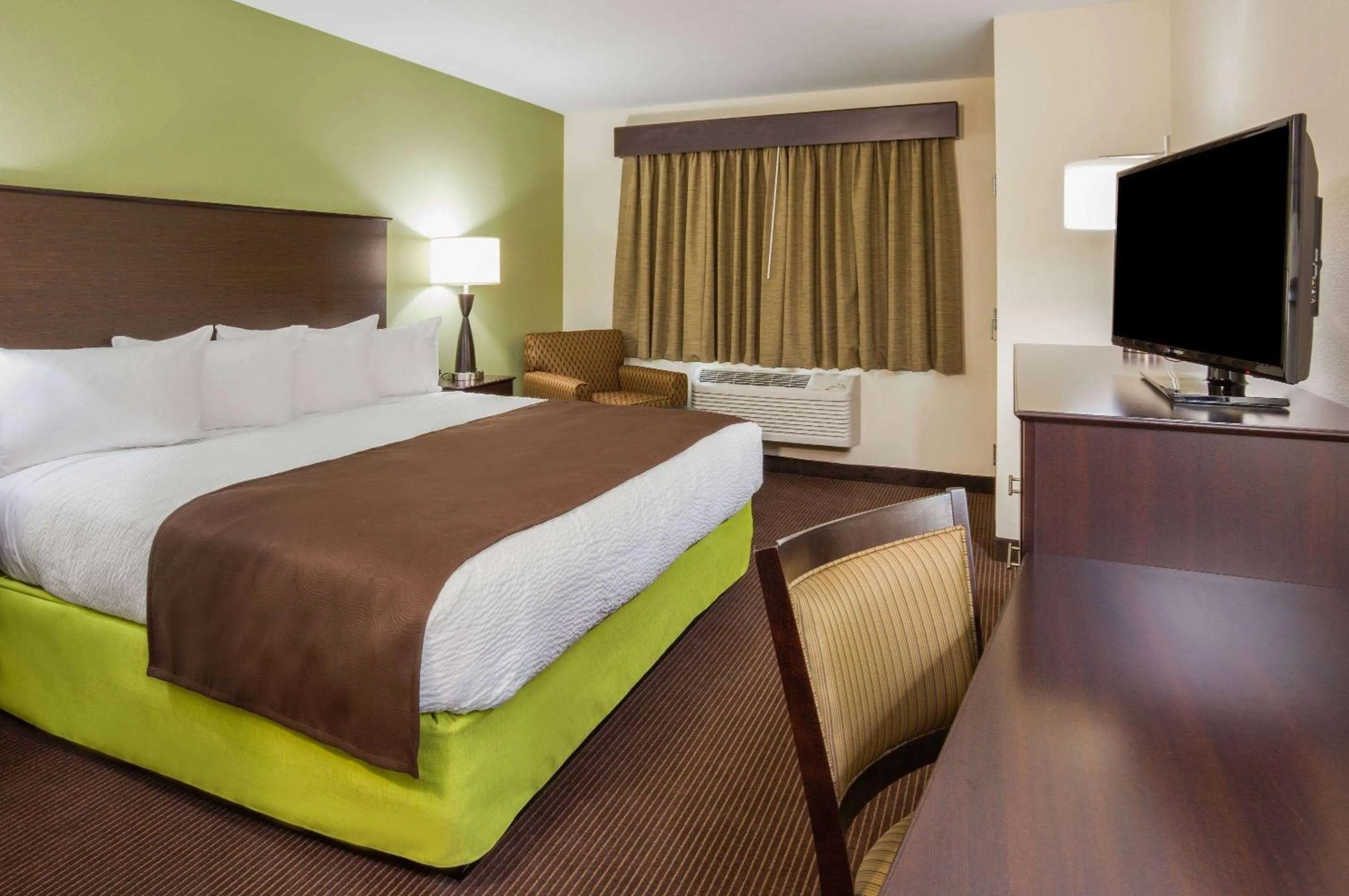 Photo of the whole room, Bed in AmericInn by Wyndham Sibley