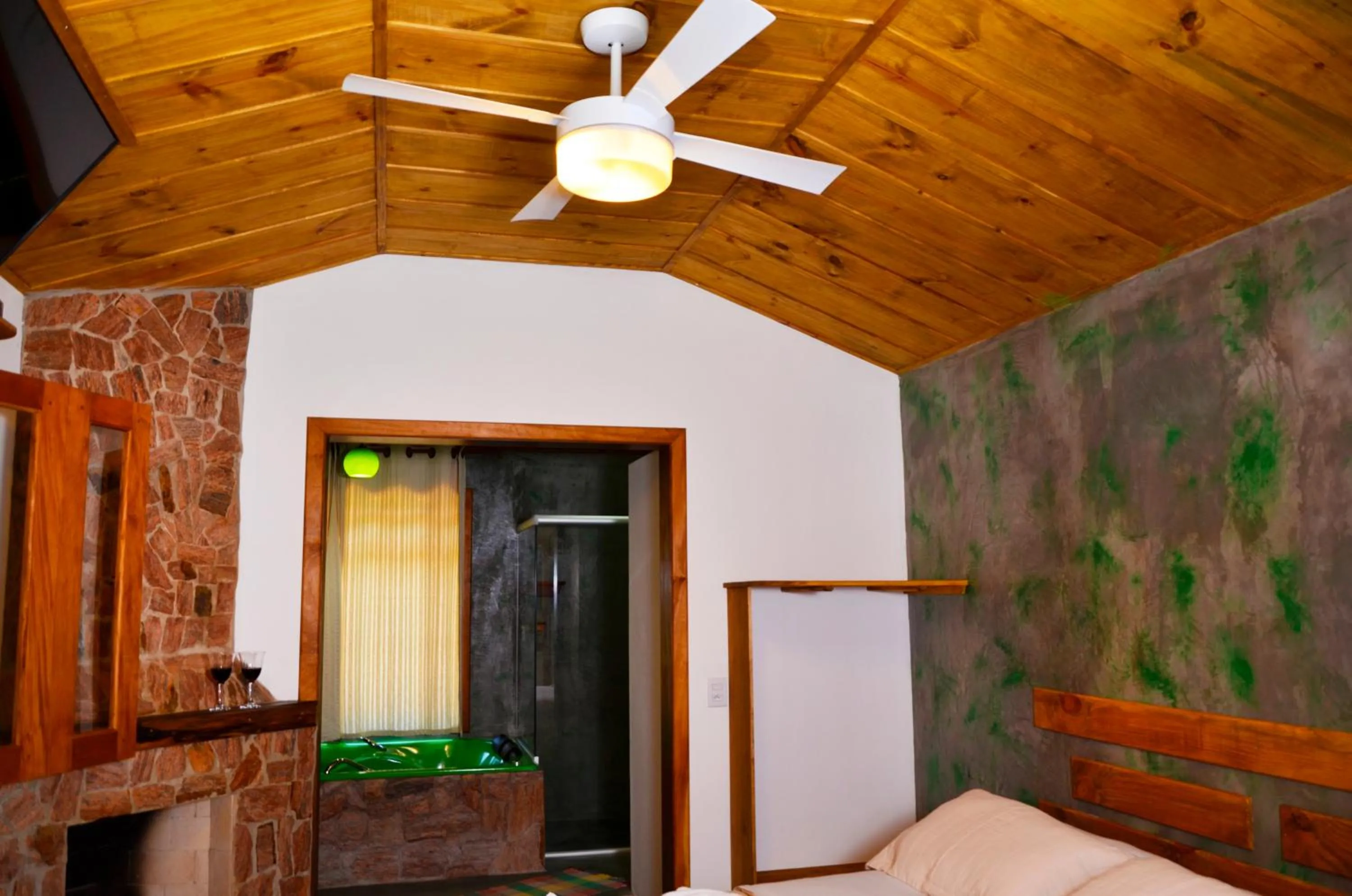 Decorative detail, Bed in Pousada Silvestre