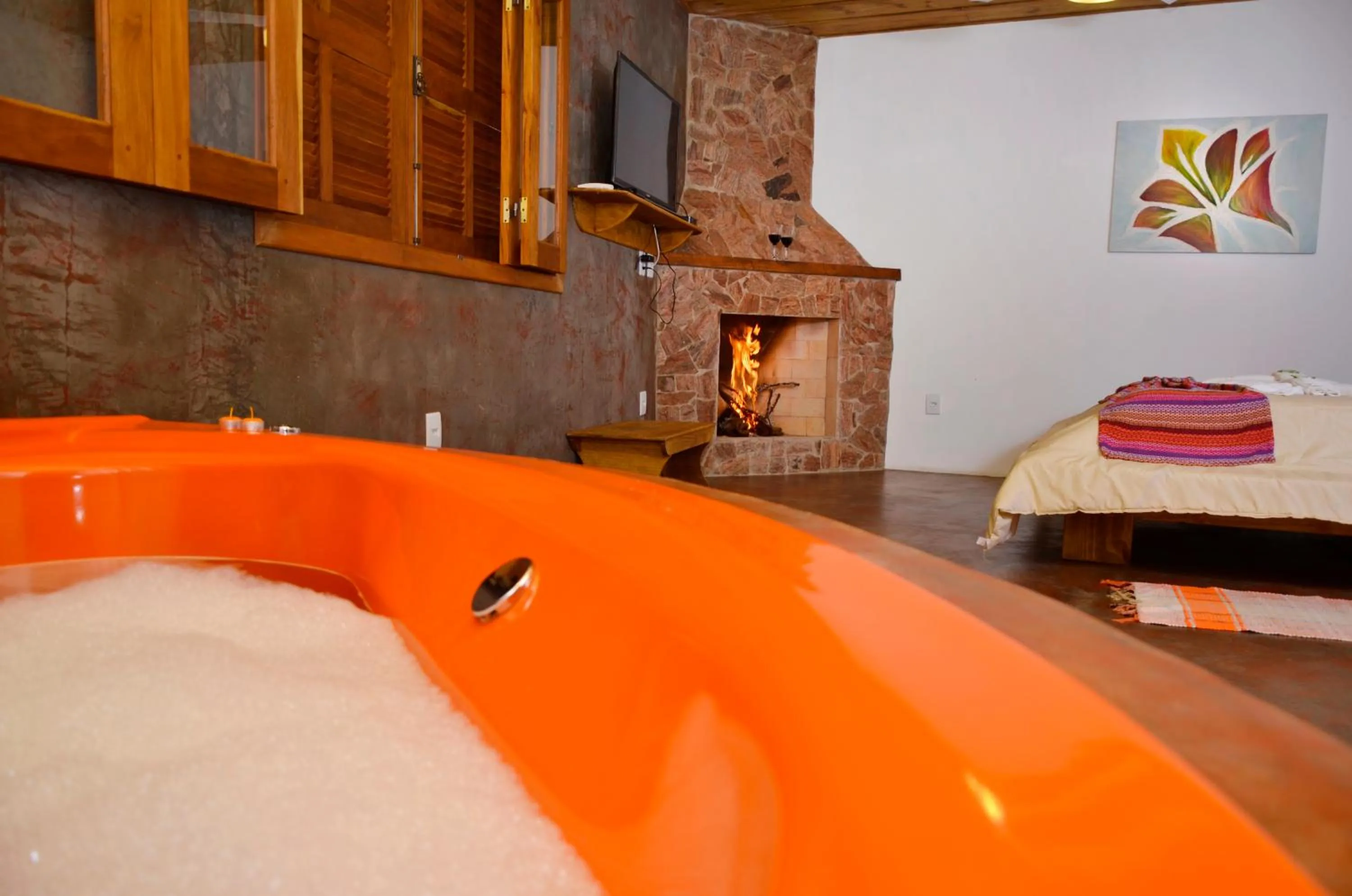 Hot Tub in Pousada Silvestre