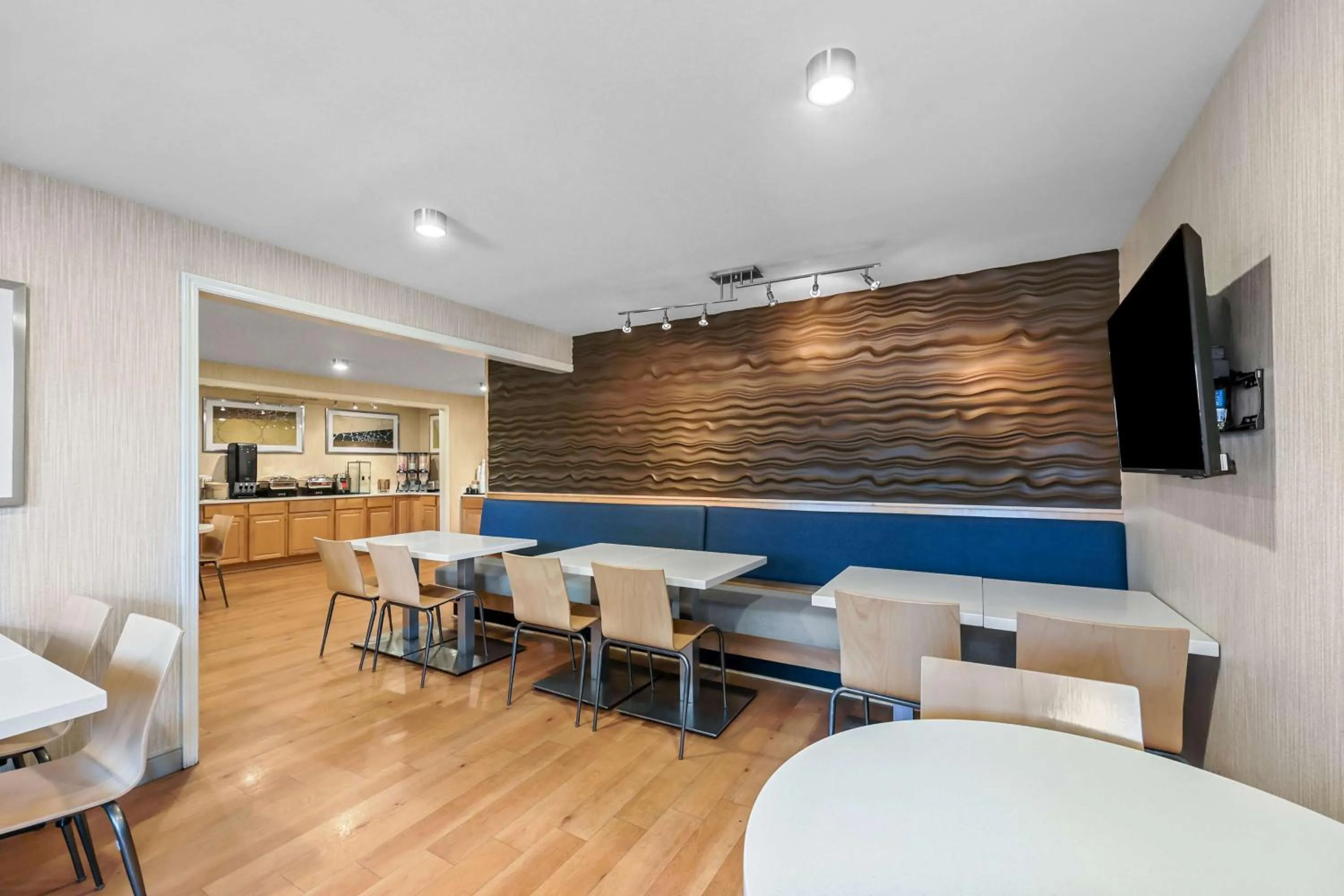 Breakfast in Best Western Horizon Inn