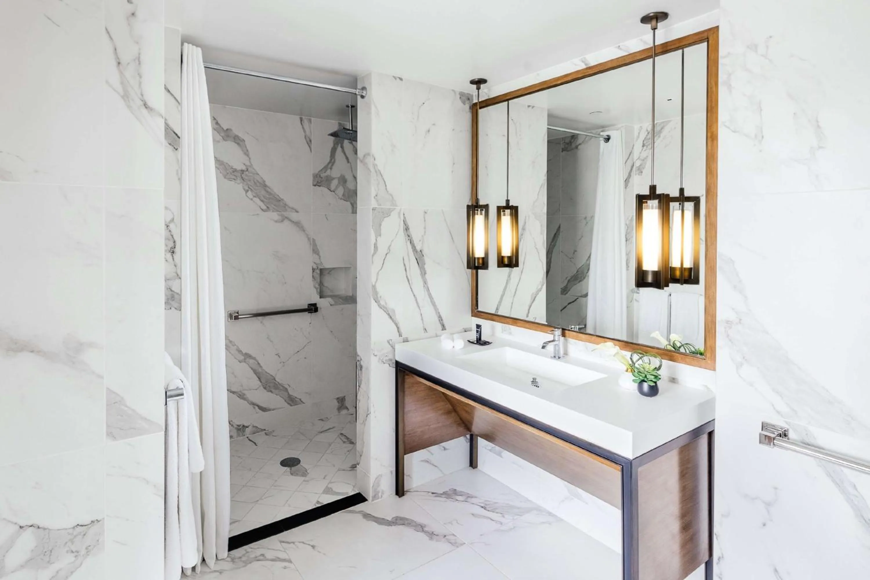 Bathroom in Dream Hollywood, by Hyatt