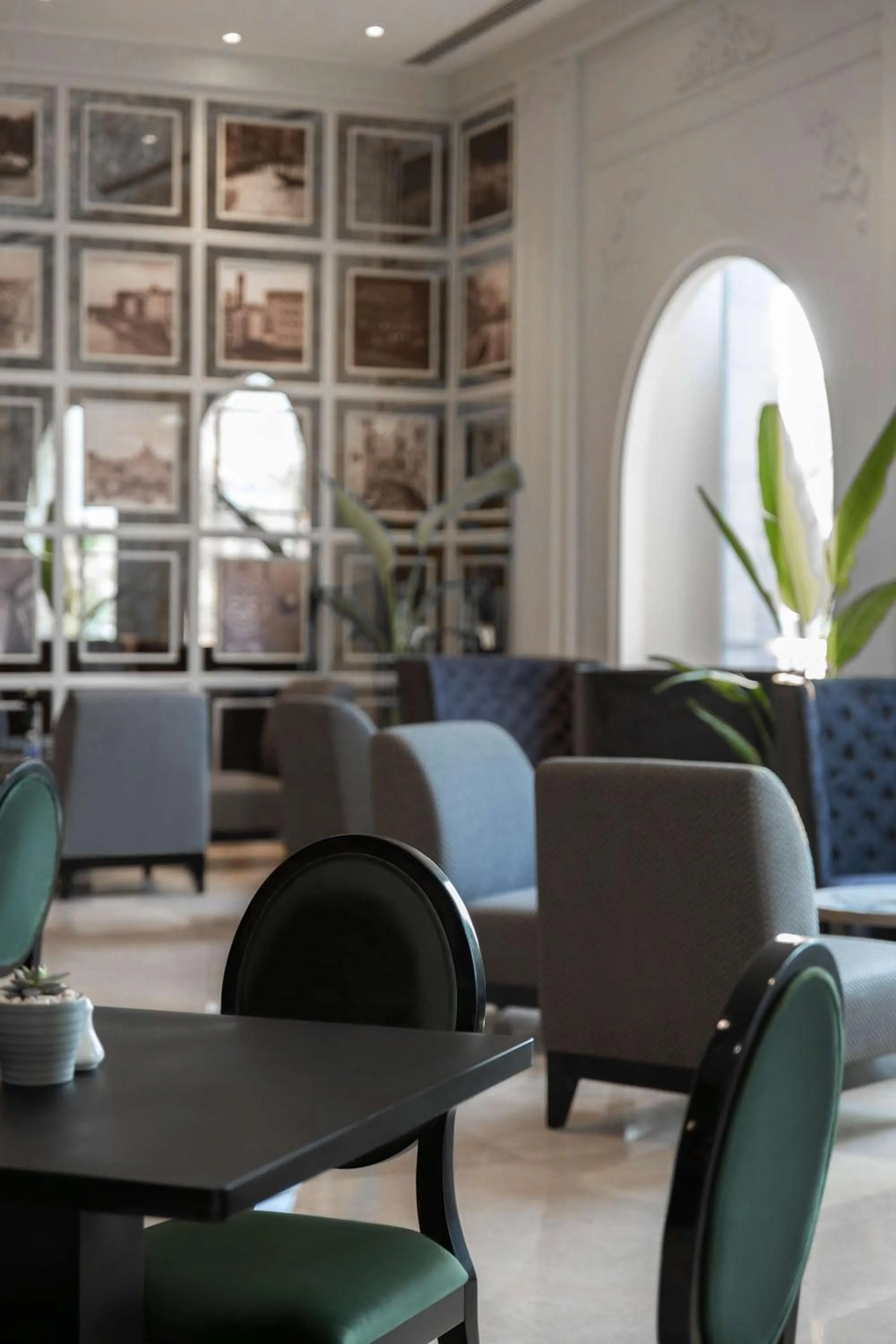 Restaurant/places to eat in Levatio Suites Muscat, a member of Radisson Individuals