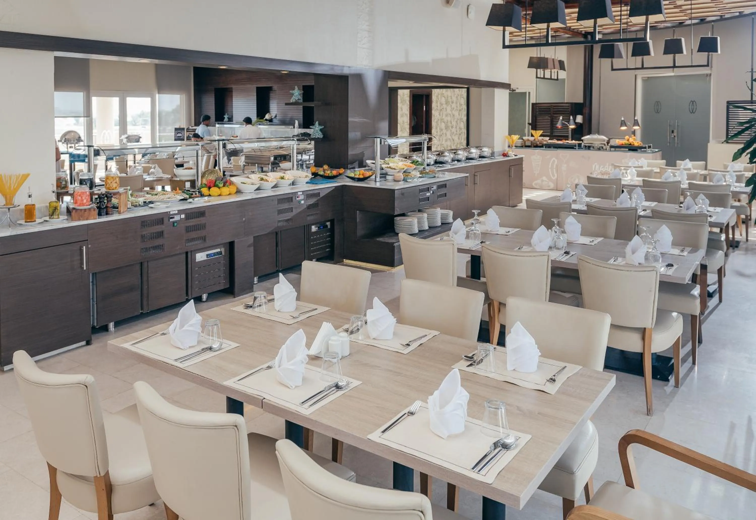 Restaurant/places to eat in Simaisma A Murwab Resort