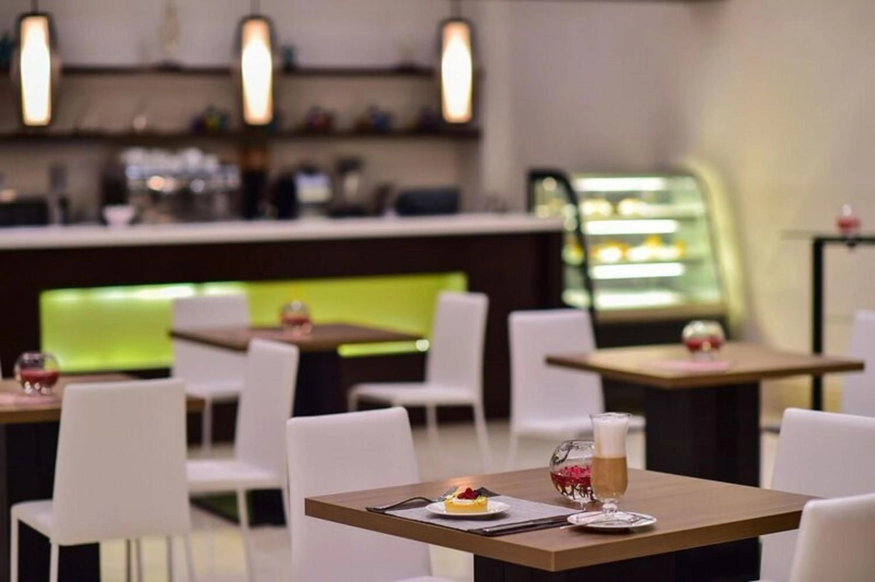 Restaurant/places to eat in Simaisma A Murwab Resort