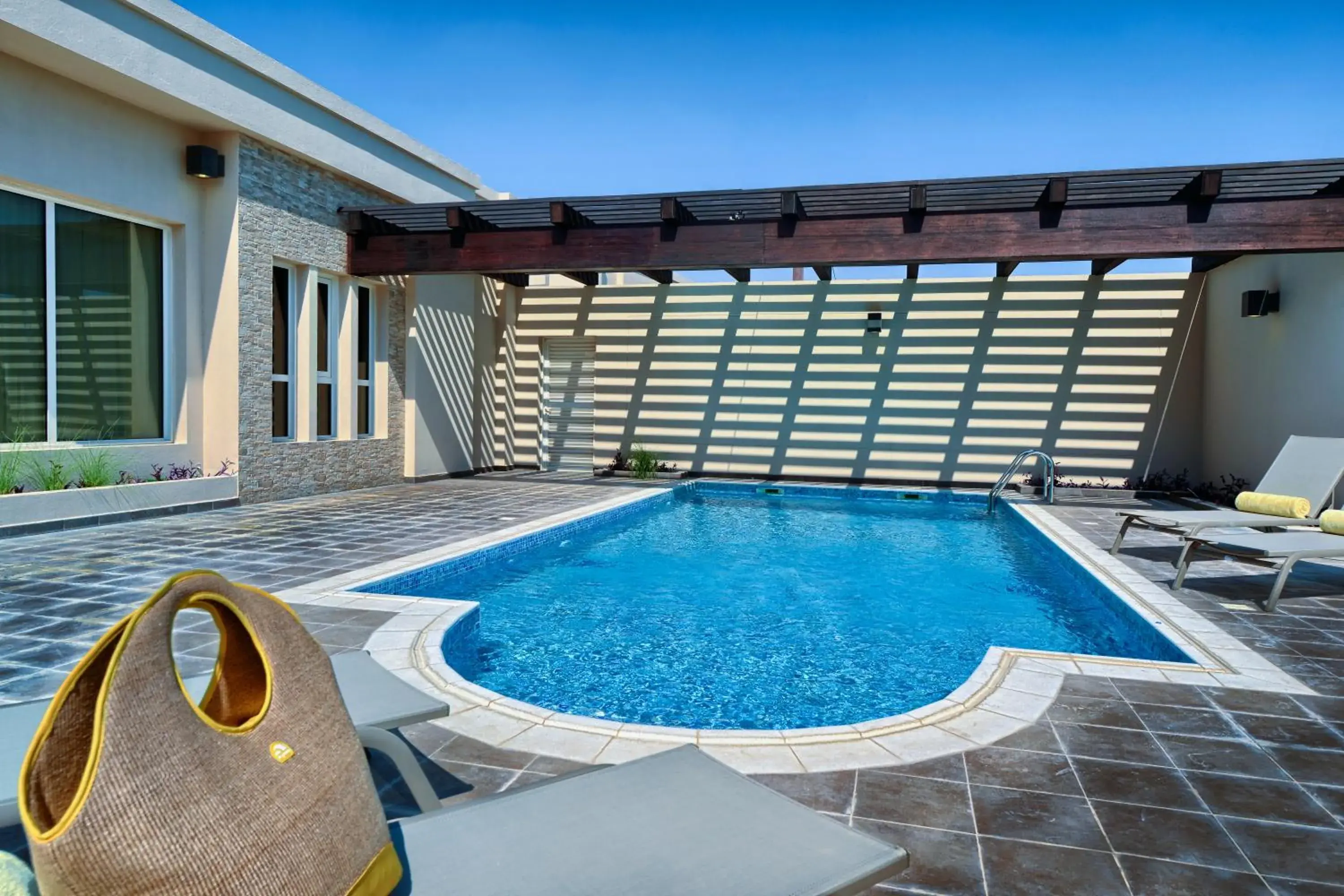 1 hour watersports included - Fourbedroom villa sea view with Private Pool in Simaisma A Murwab Resort 1 hour watersports included - Fourbedroom villa sea view with Private Pool in Simaisma A Murwab Resort