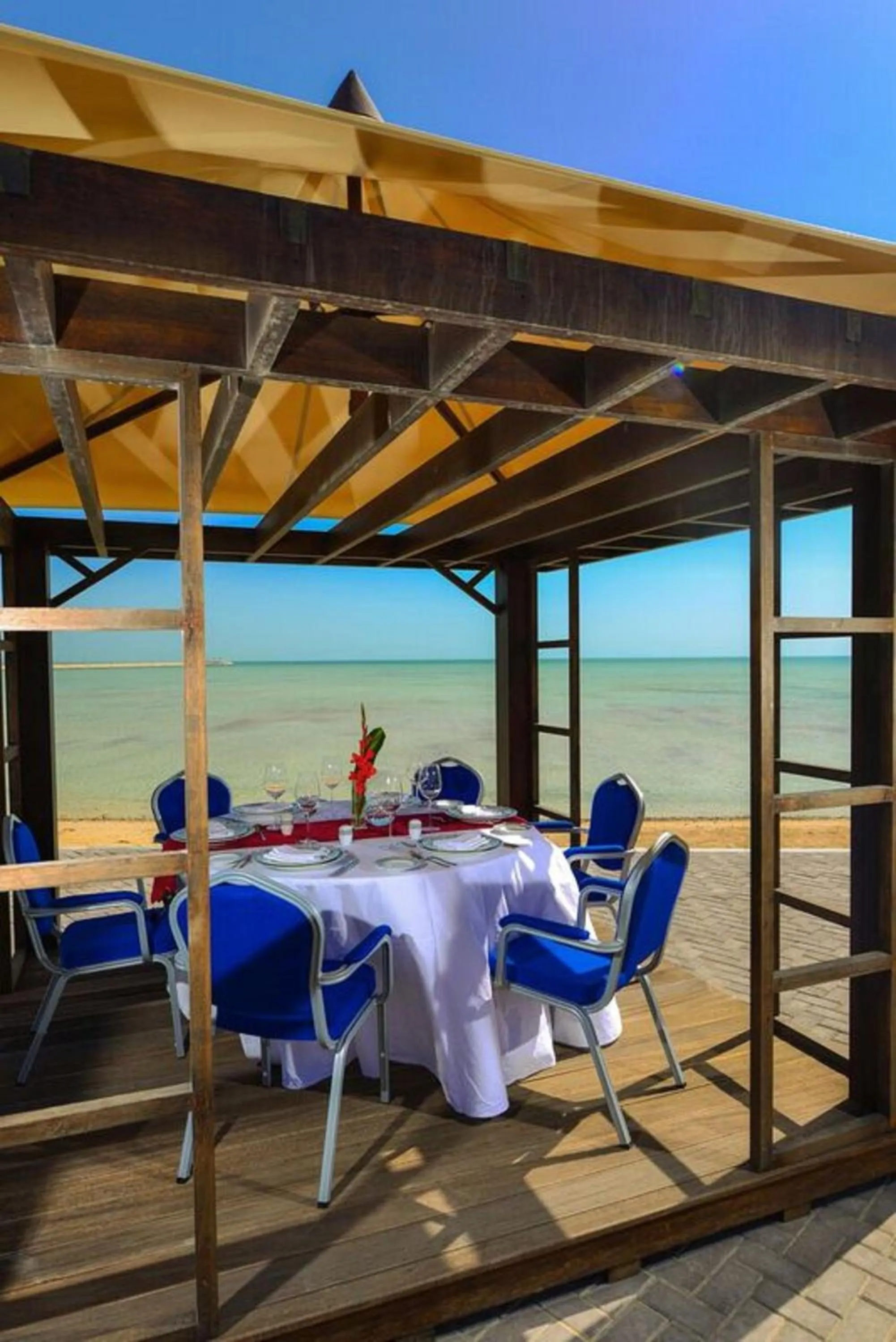 Restaurant/places to eat in Simaisma A Murwab Resort