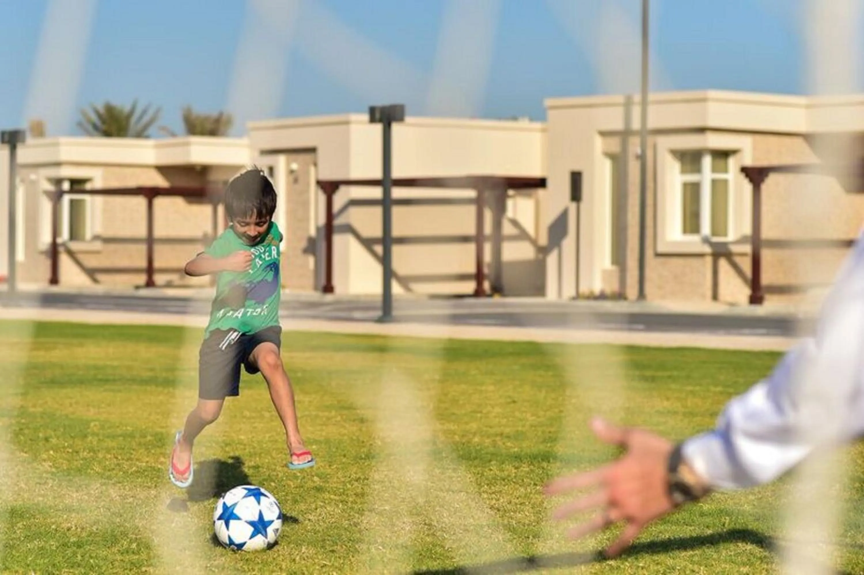 Family in Simaisma A Murwab Resort