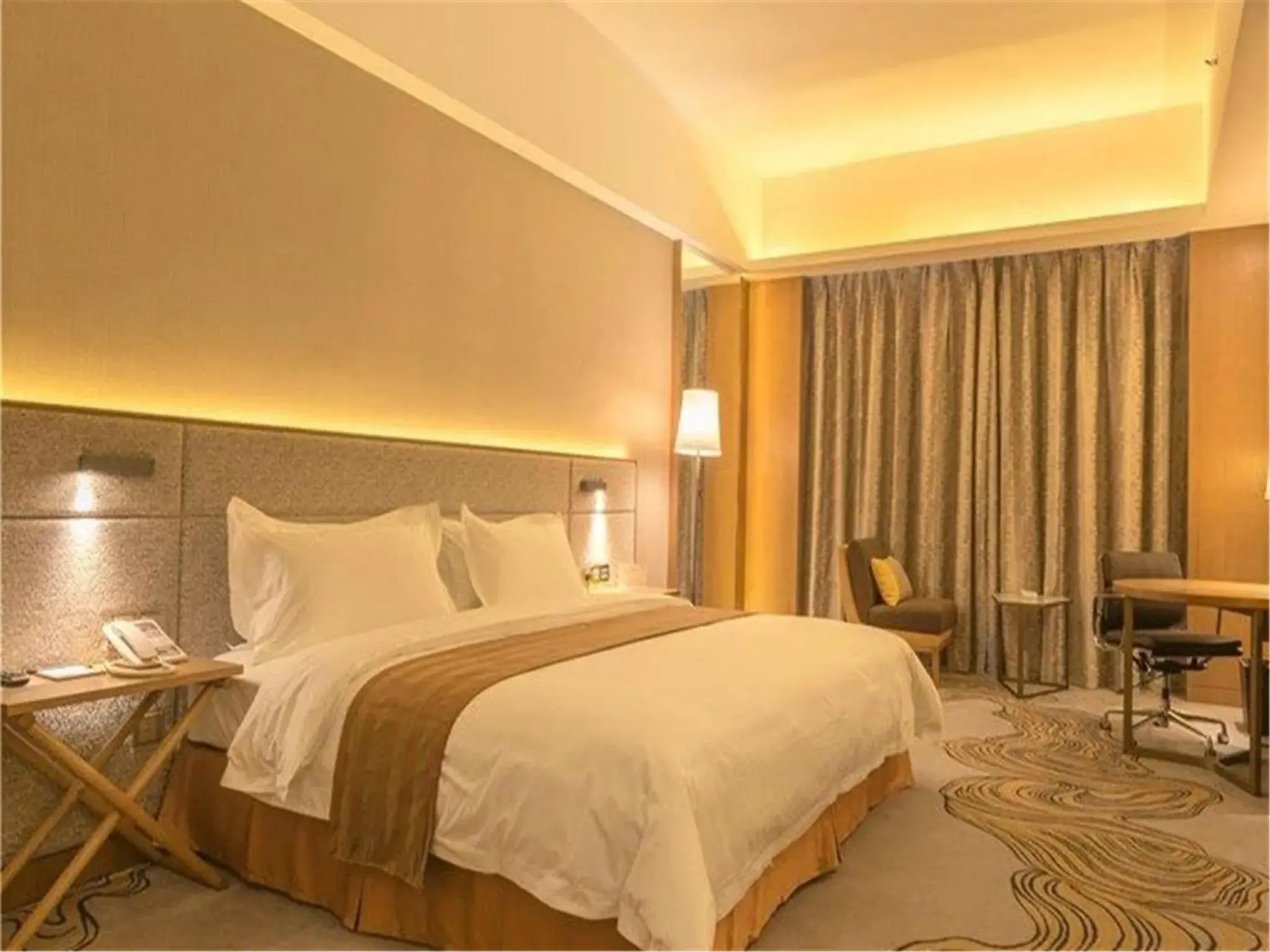 Finance Business King Room in The Summit Hotel Finance Business King Room in The Summit Hotel