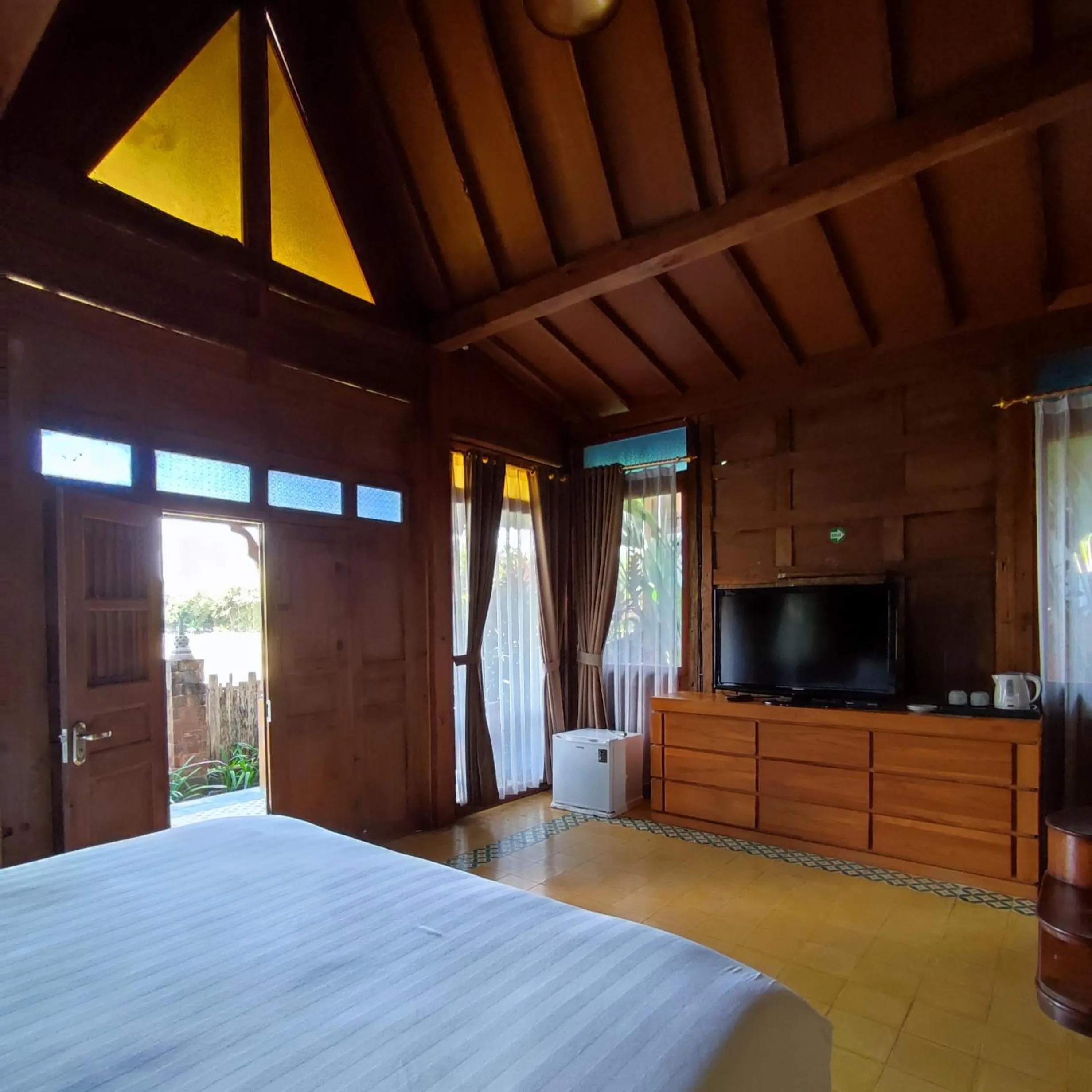 TV and multimedia, Bed in The Amrta Borobudur