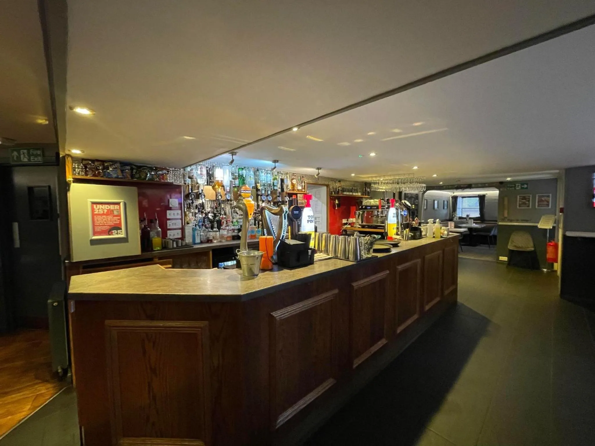 Lounge or bar in Airlie Arms Hotel