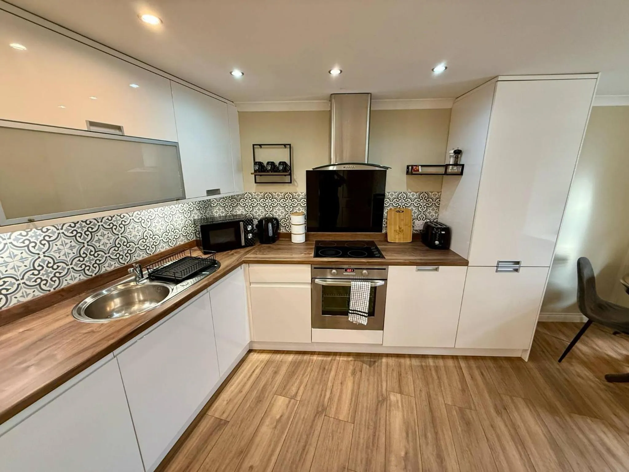 Kitchen or kitchenette in Airlie Arms Hotel