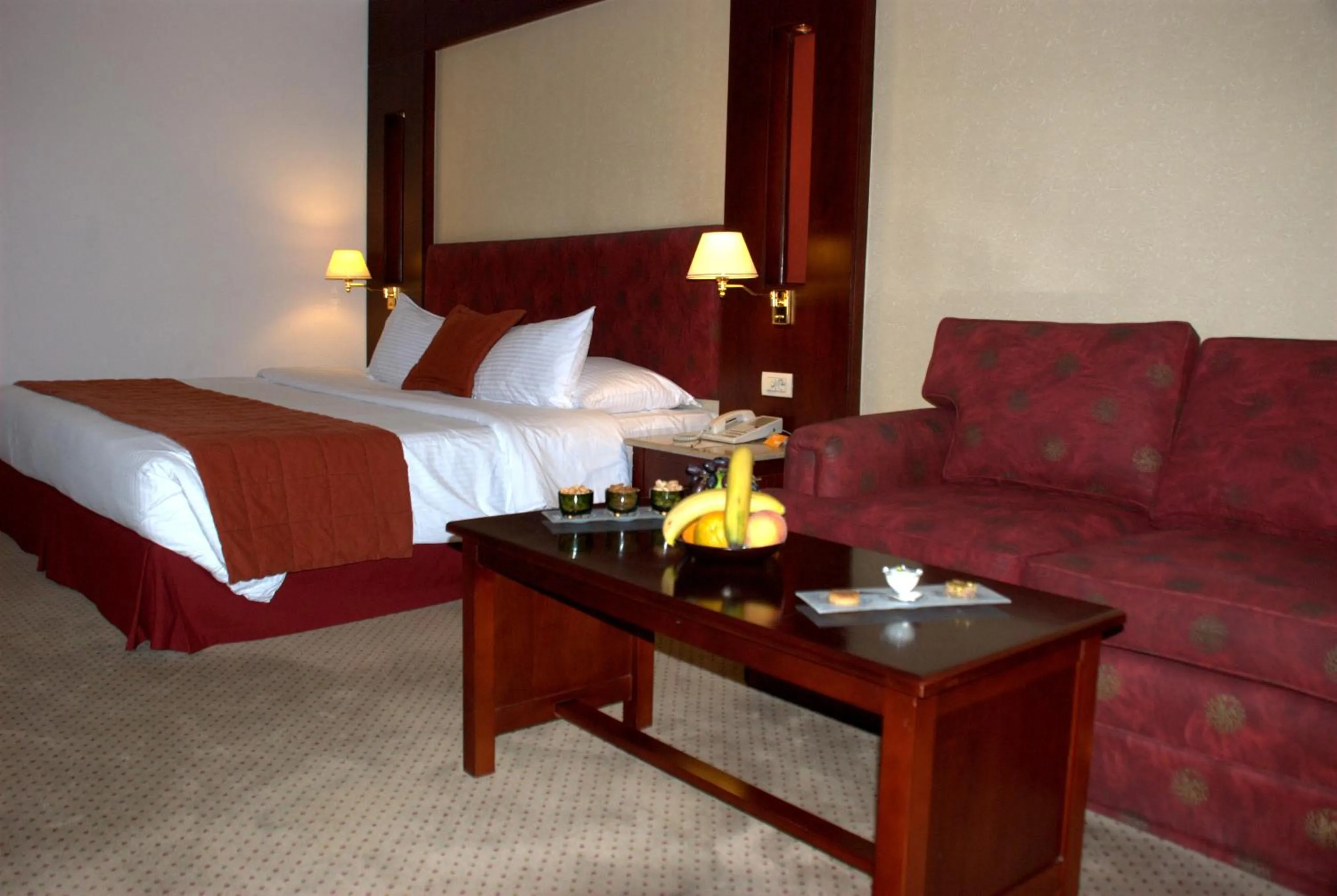 Photo of the whole room, Bed in Safir Hotel Cairo
