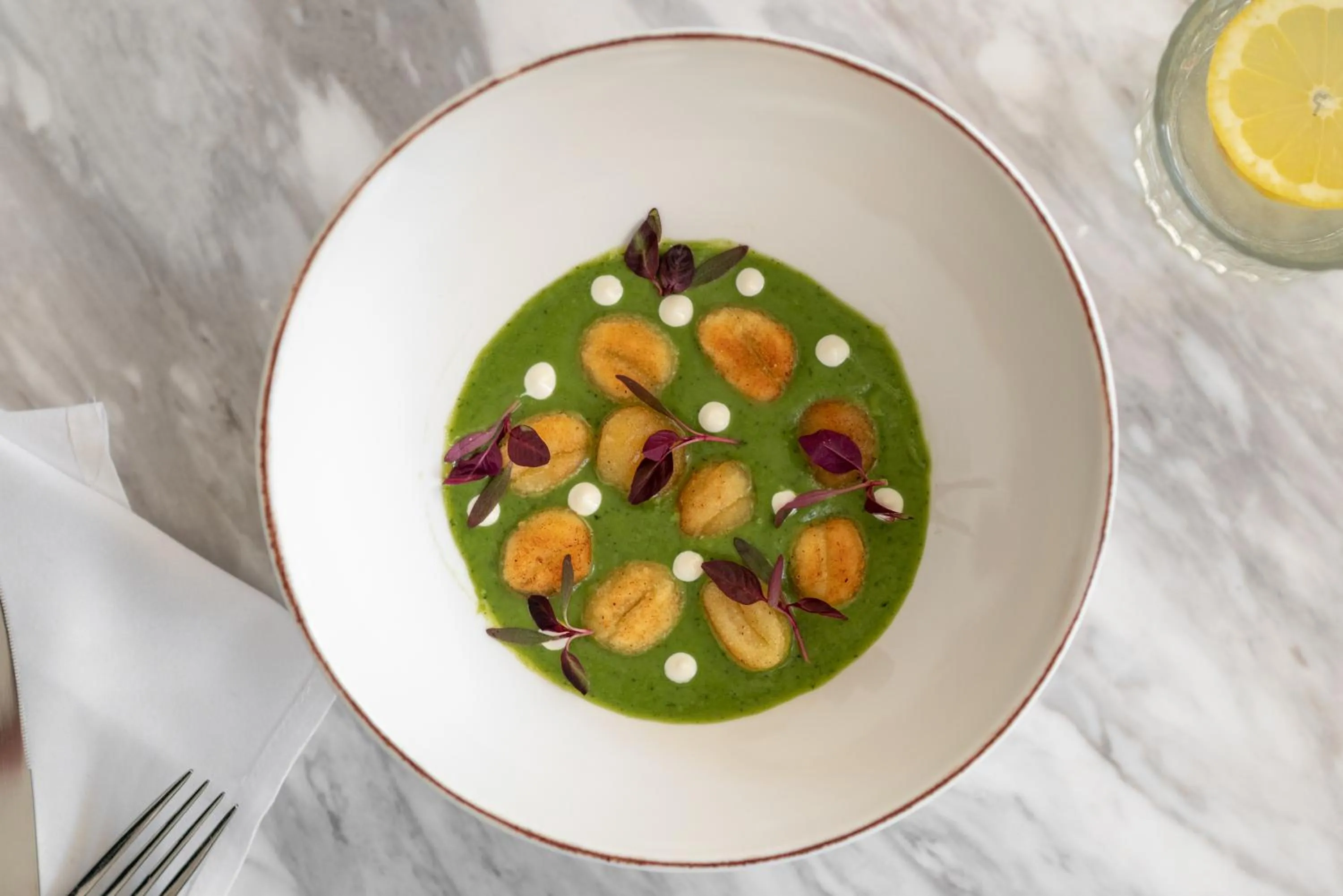 Food and drinks in Dunalastair Hotel Suites