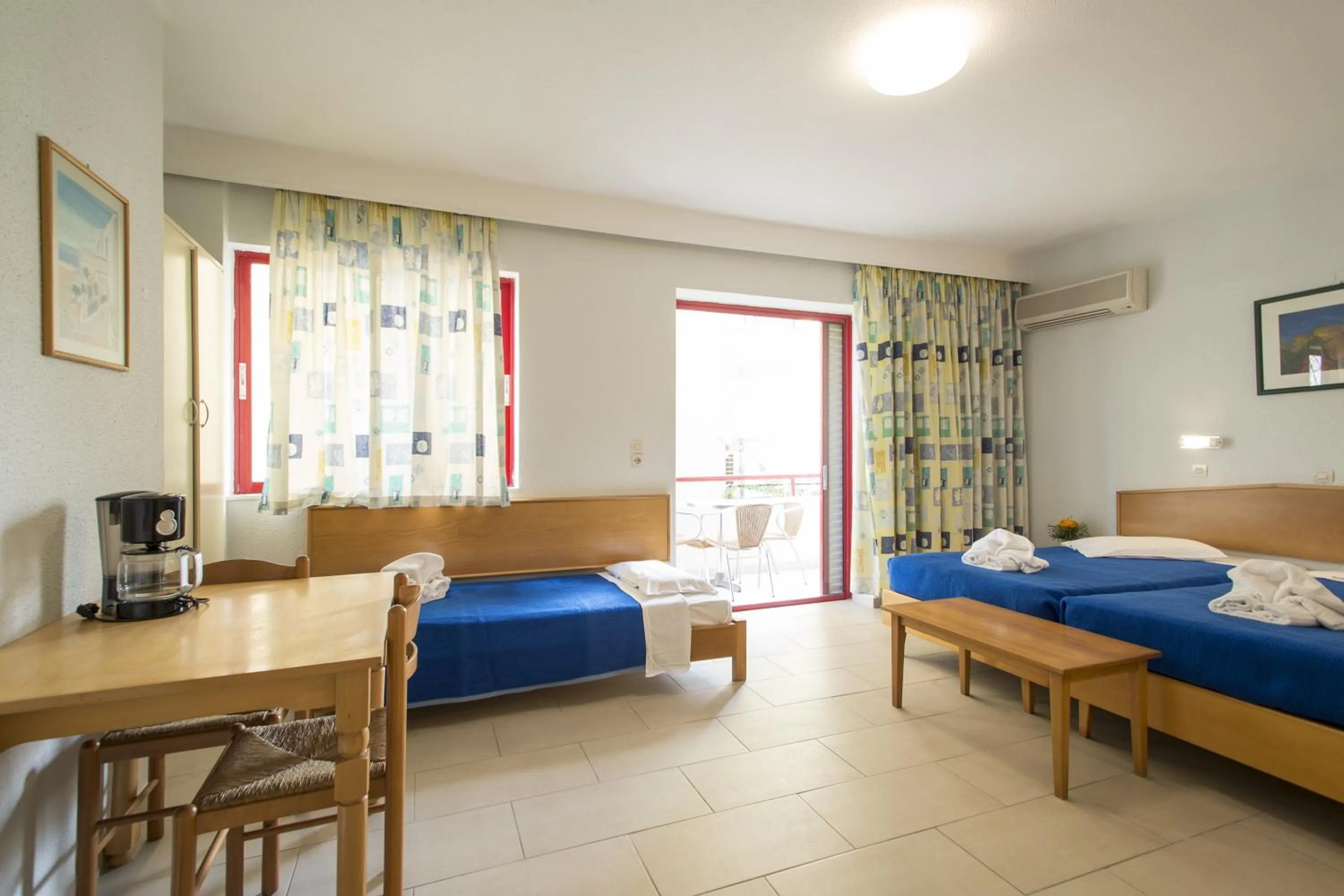 Coffee/tea facilities, Bed in Erato Studios & Apartments