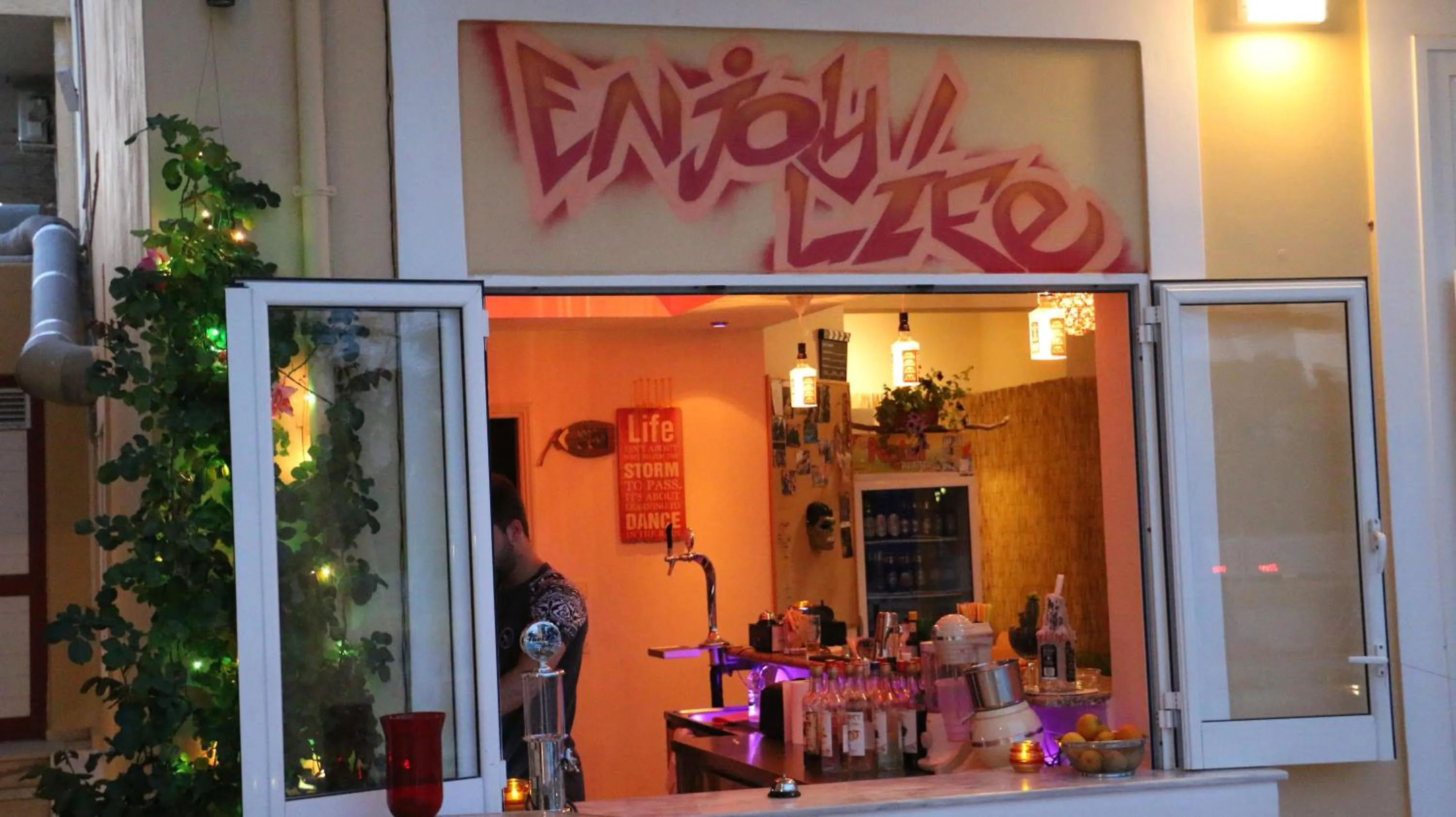 Lounge or bar in Erato Studios & Apartments