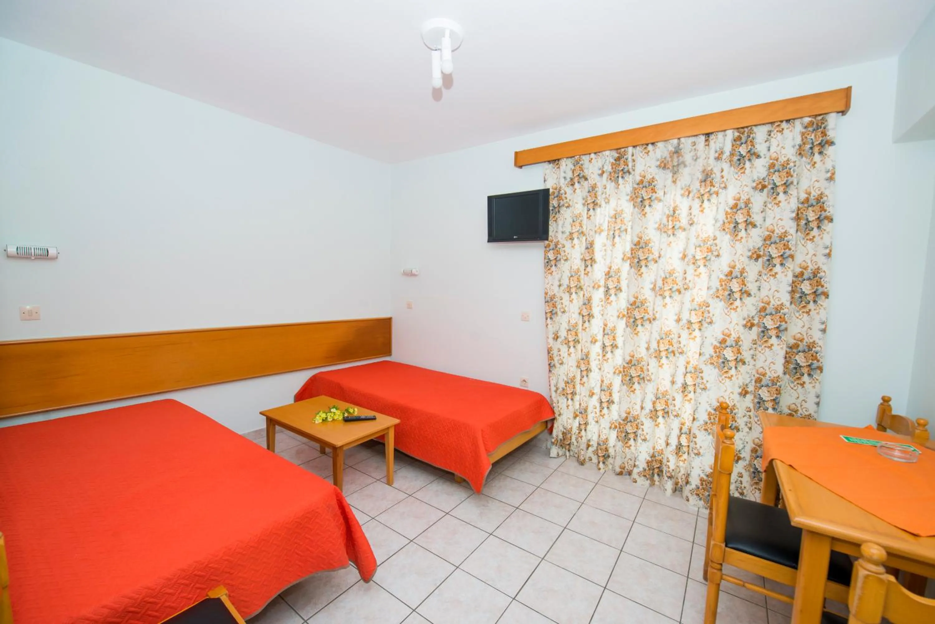 Photo of the whole room, Bed in Erato Studios & Apartments