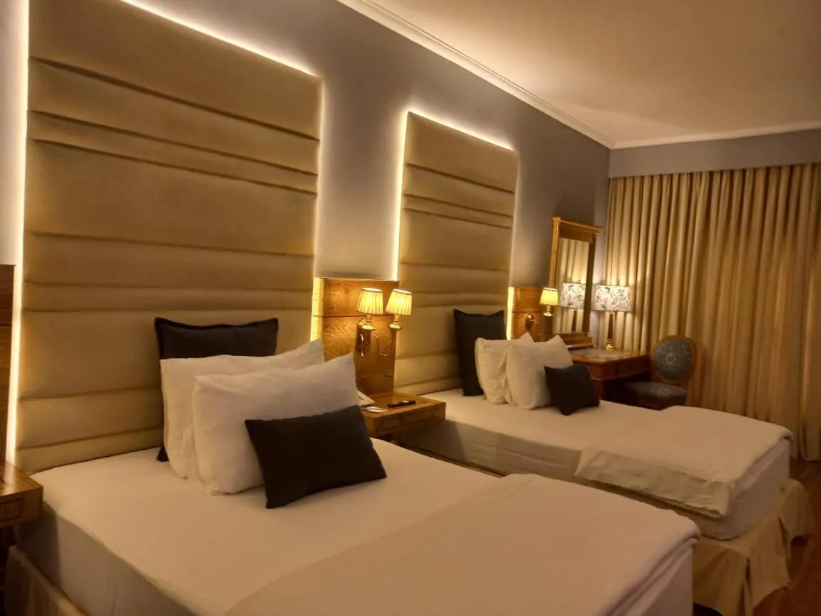 Bed in Hotel Crown Plaza Islamabad