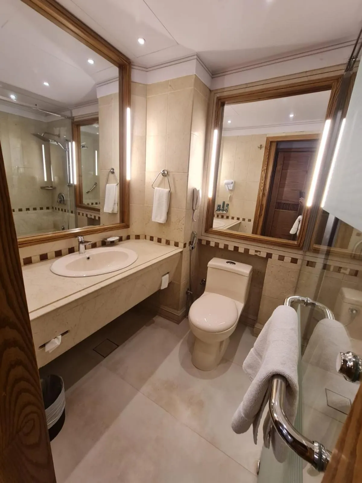 Bathroom in Hotel Crown Plaza Islamabad
