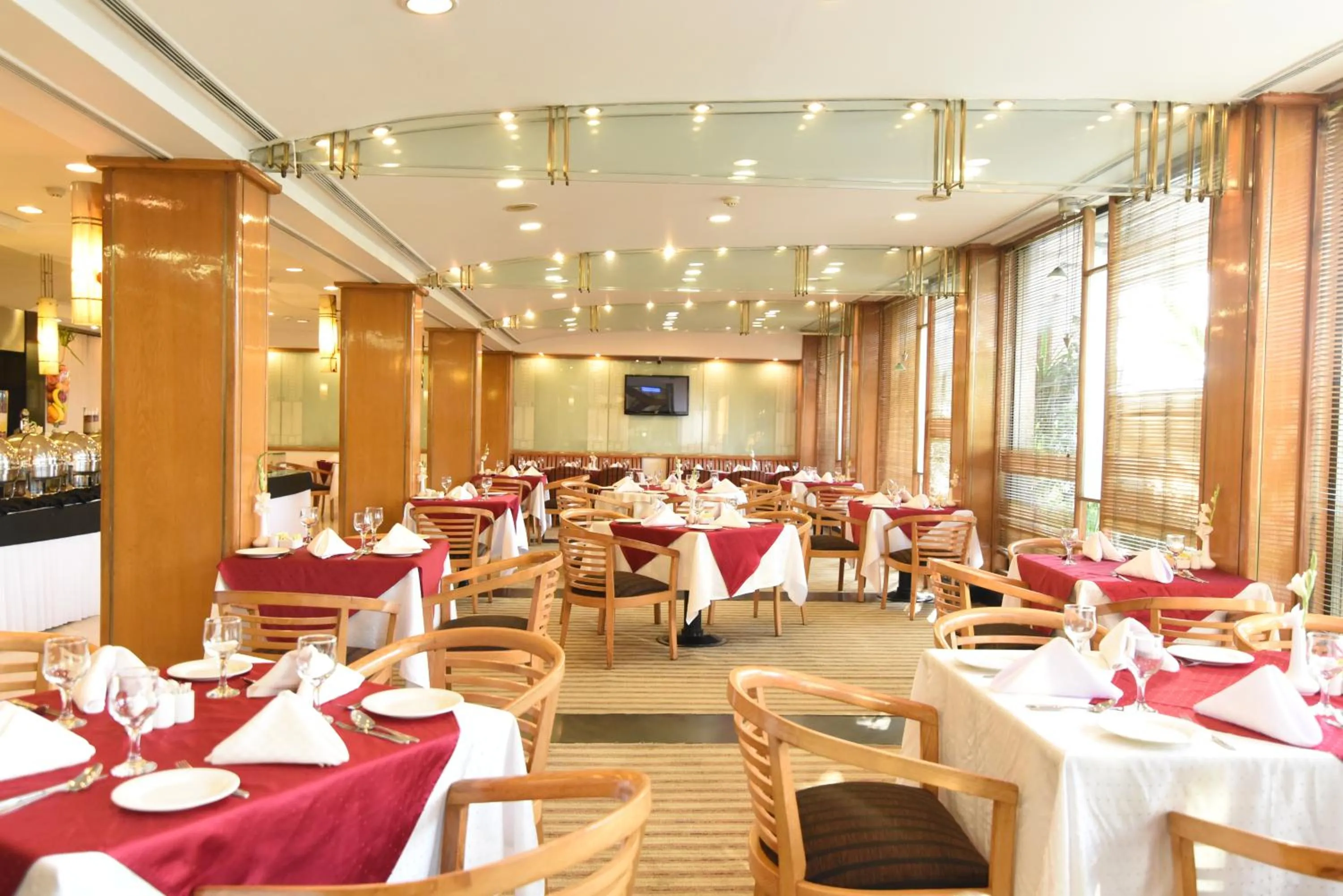 Restaurant/places to eat in Hotel Crown Plaza Islamabad