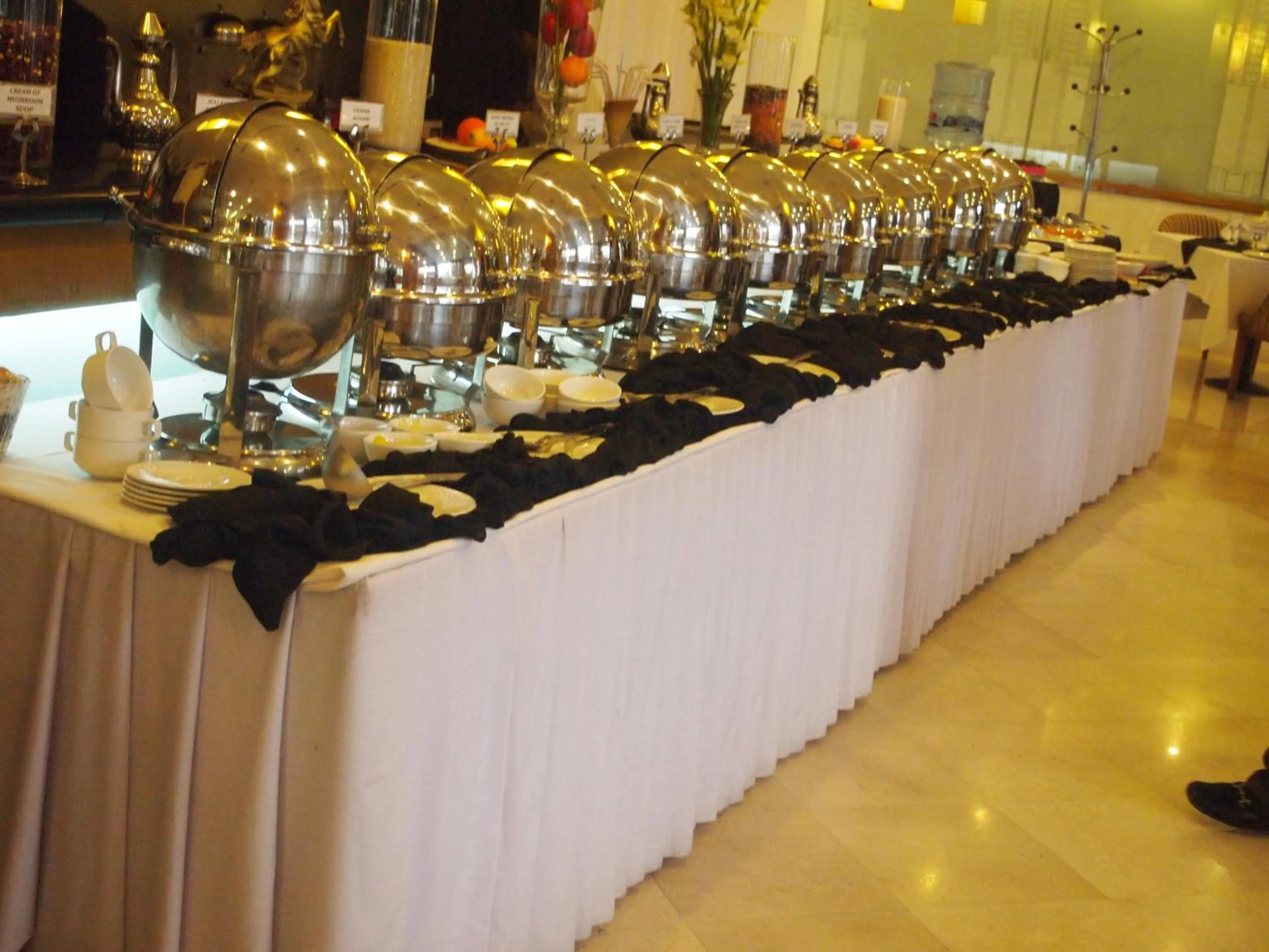 Dining area in Hotel Crown Plaza Islamabad