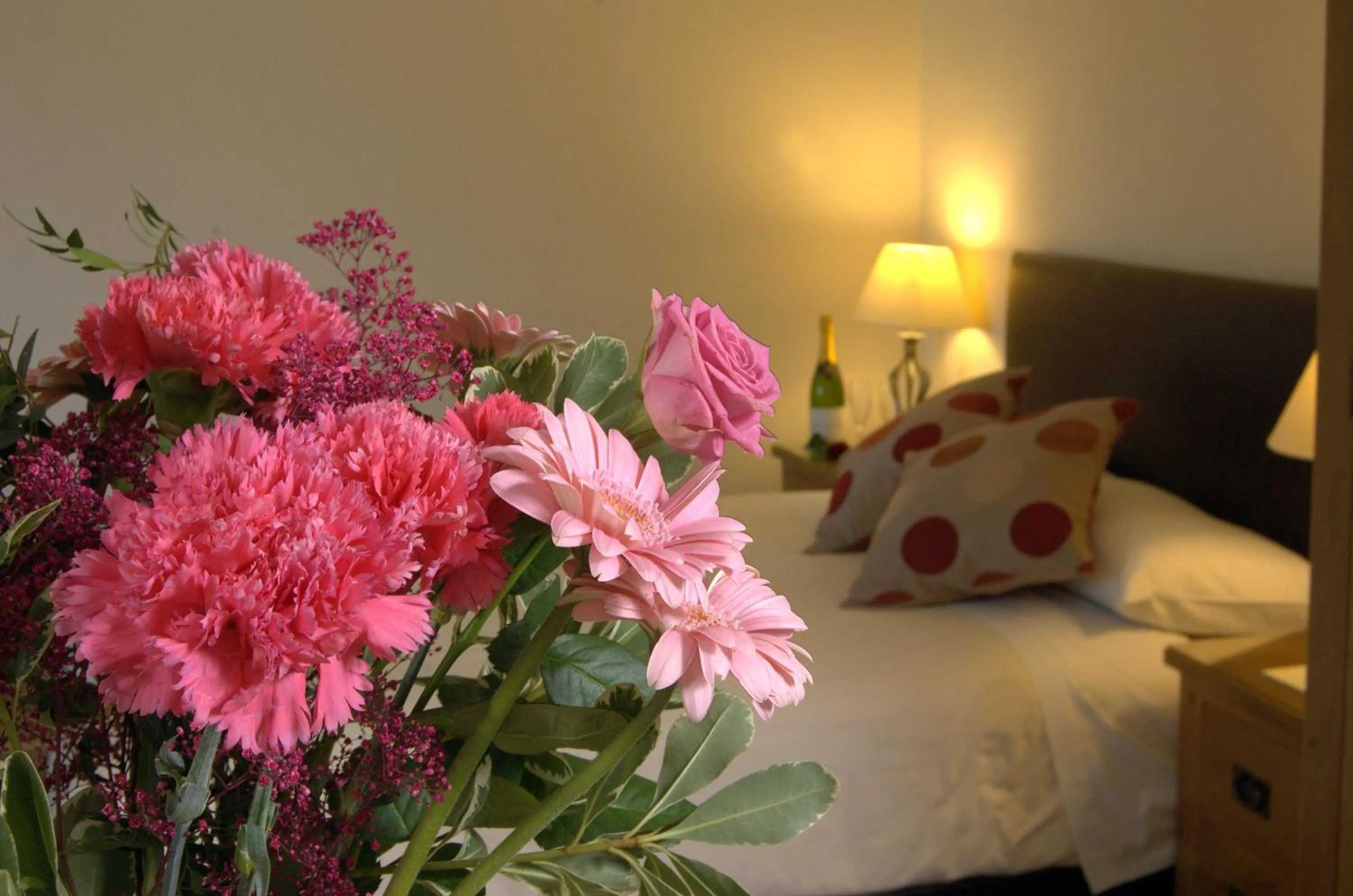 Decorative detail, Bed in The New Inn Hotel