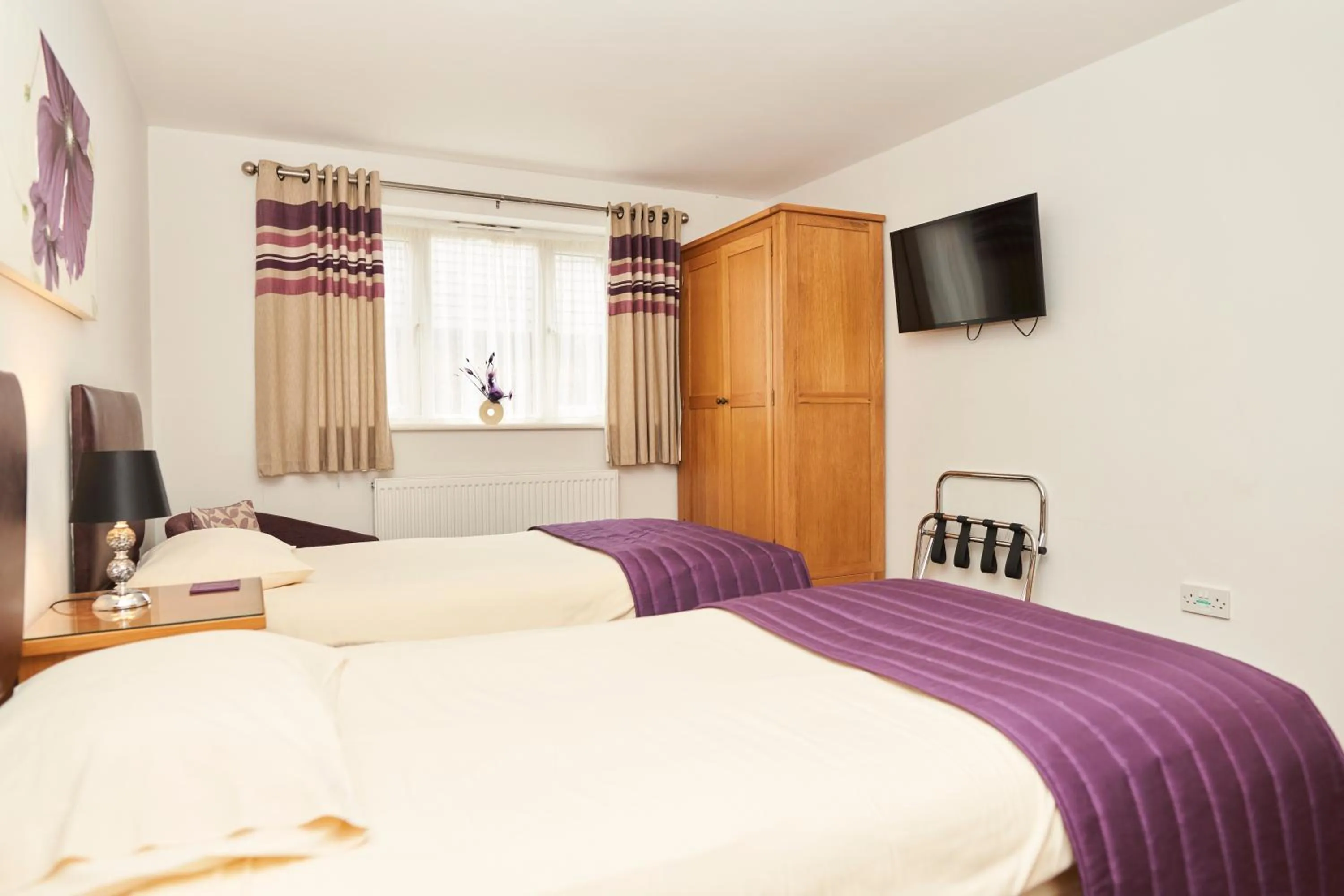 Bed in The New Inn Hotel