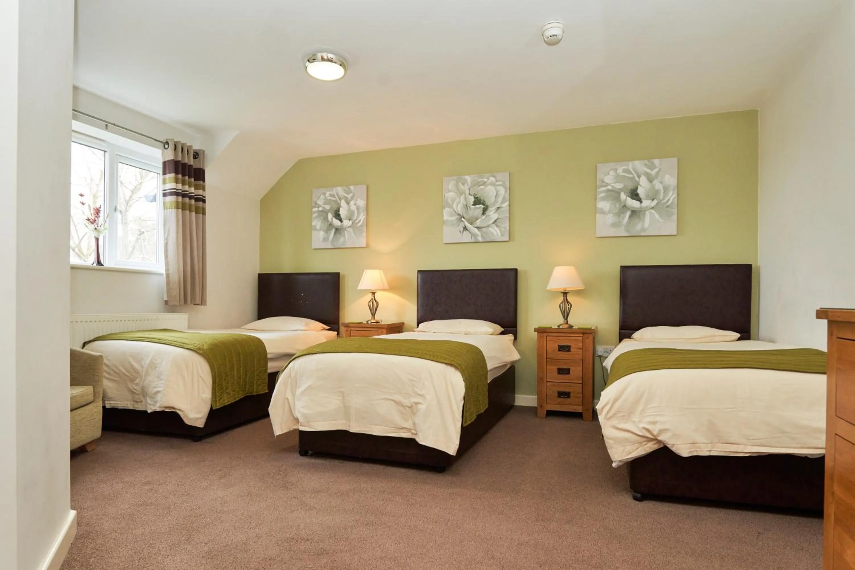 Bed in The New Inn Hotel