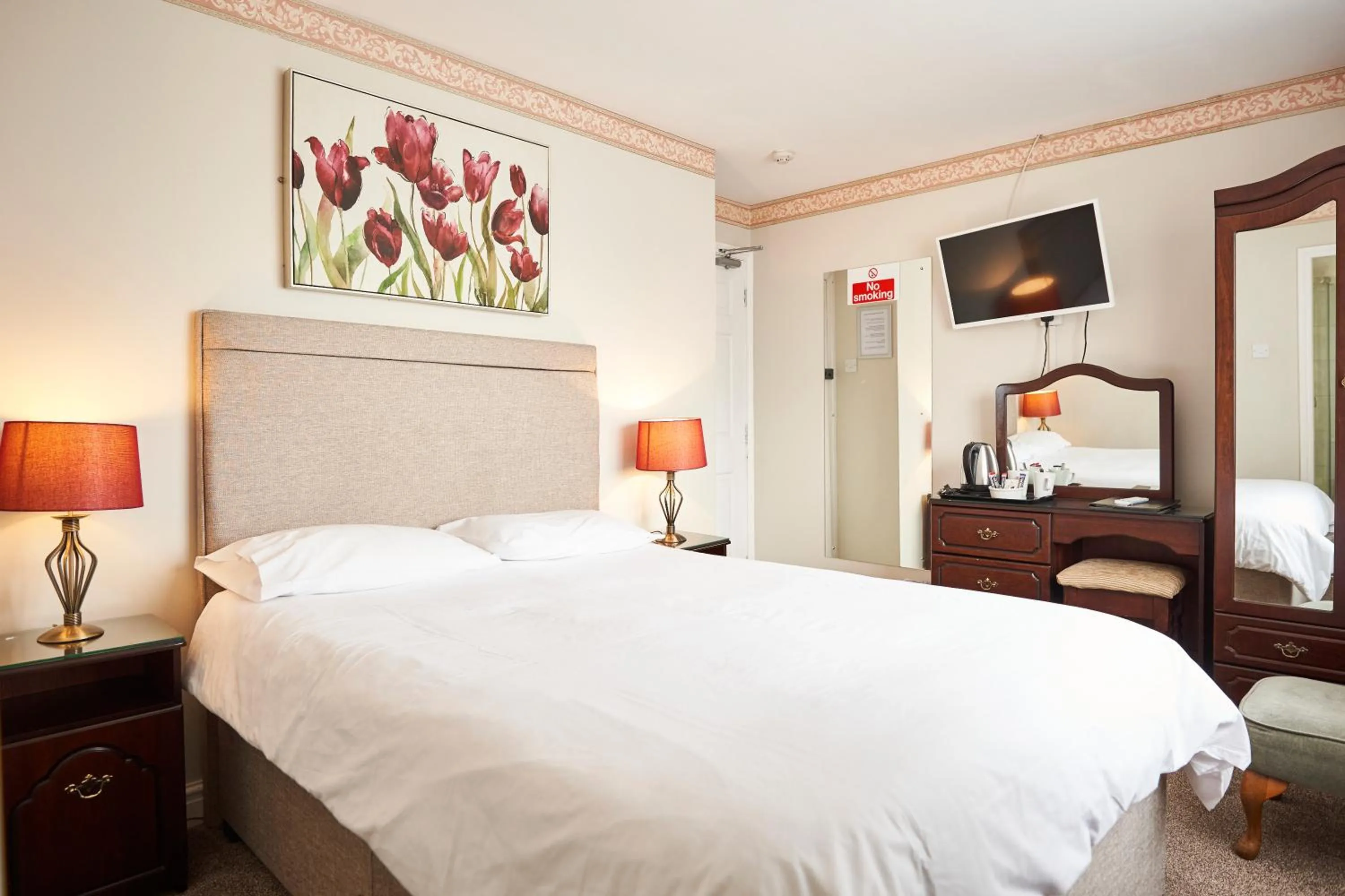 Bed in The New Inn Hotel