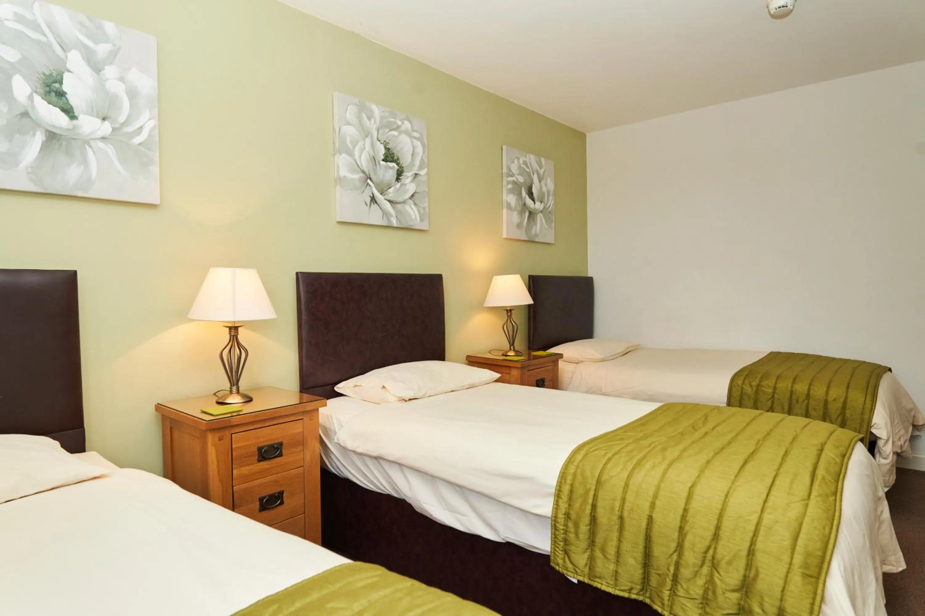 Bed in The New Inn Hotel