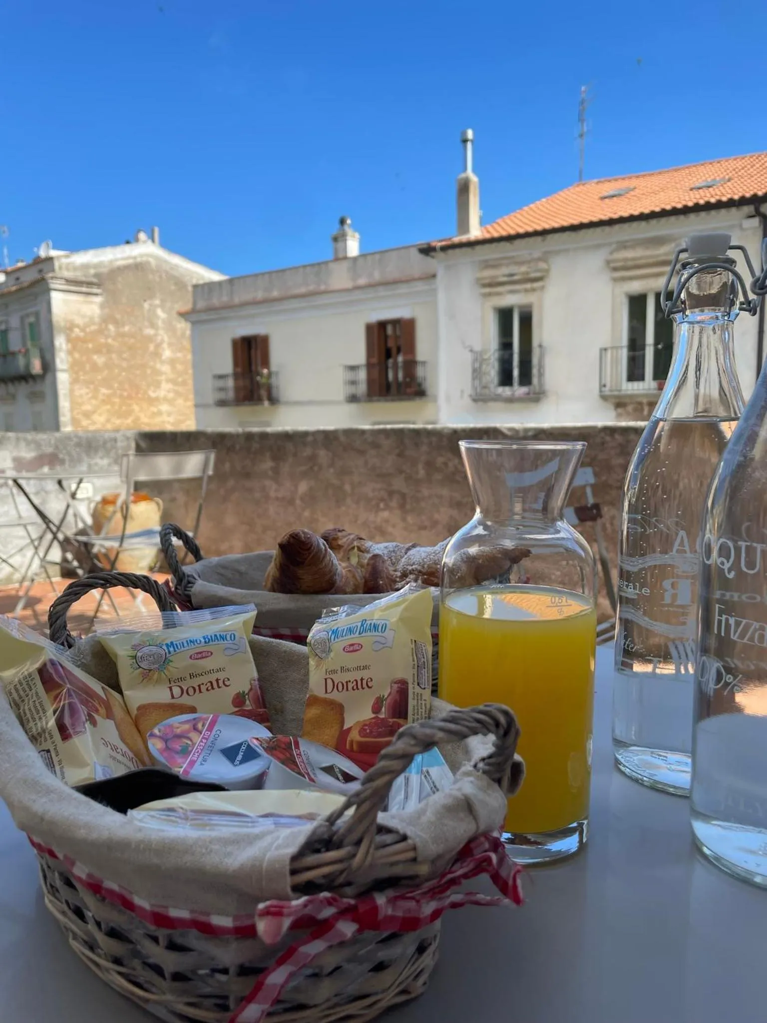 Breakfast in Donna Elena