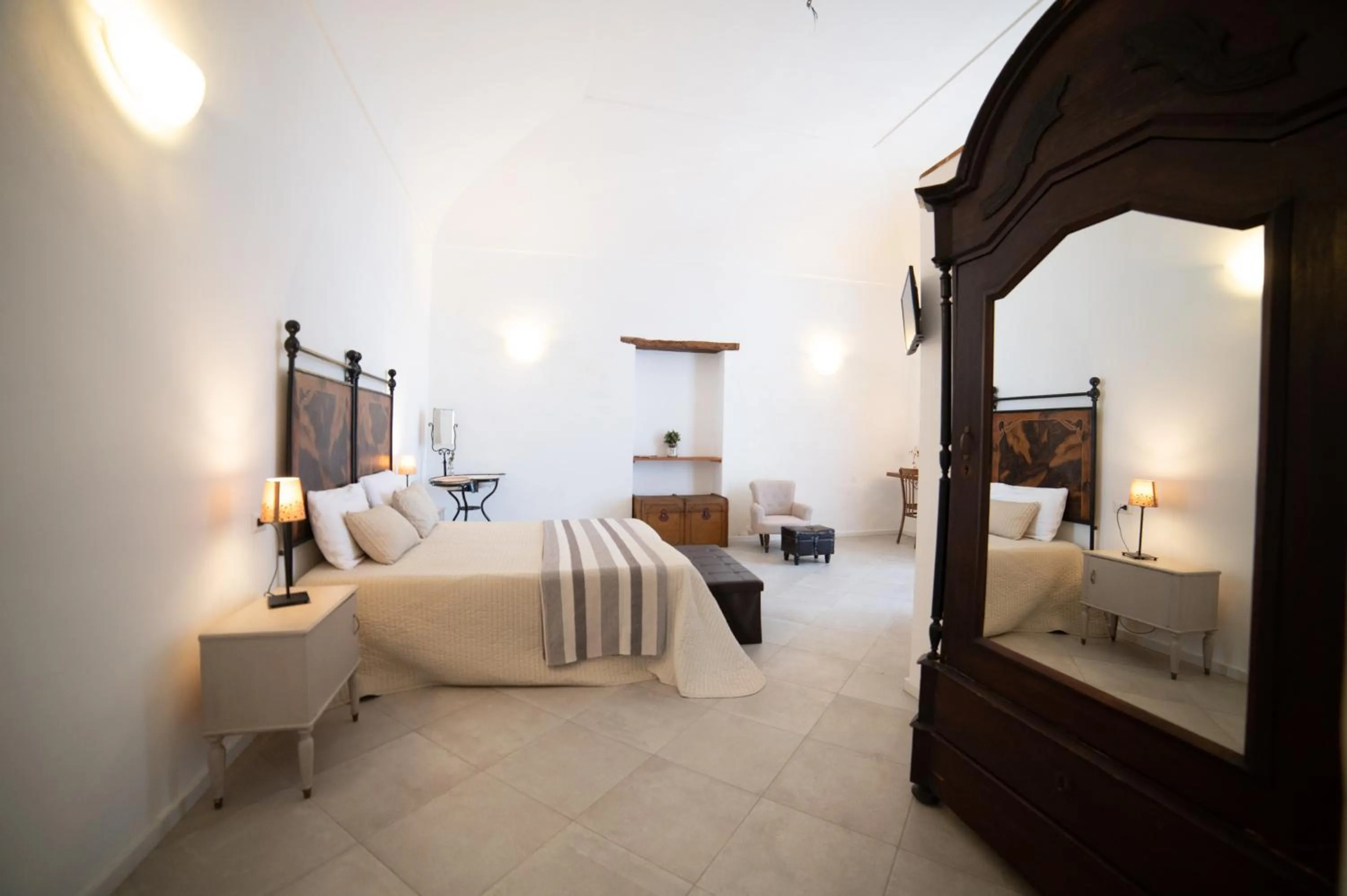 Bedroom, Bed in Donna Elena