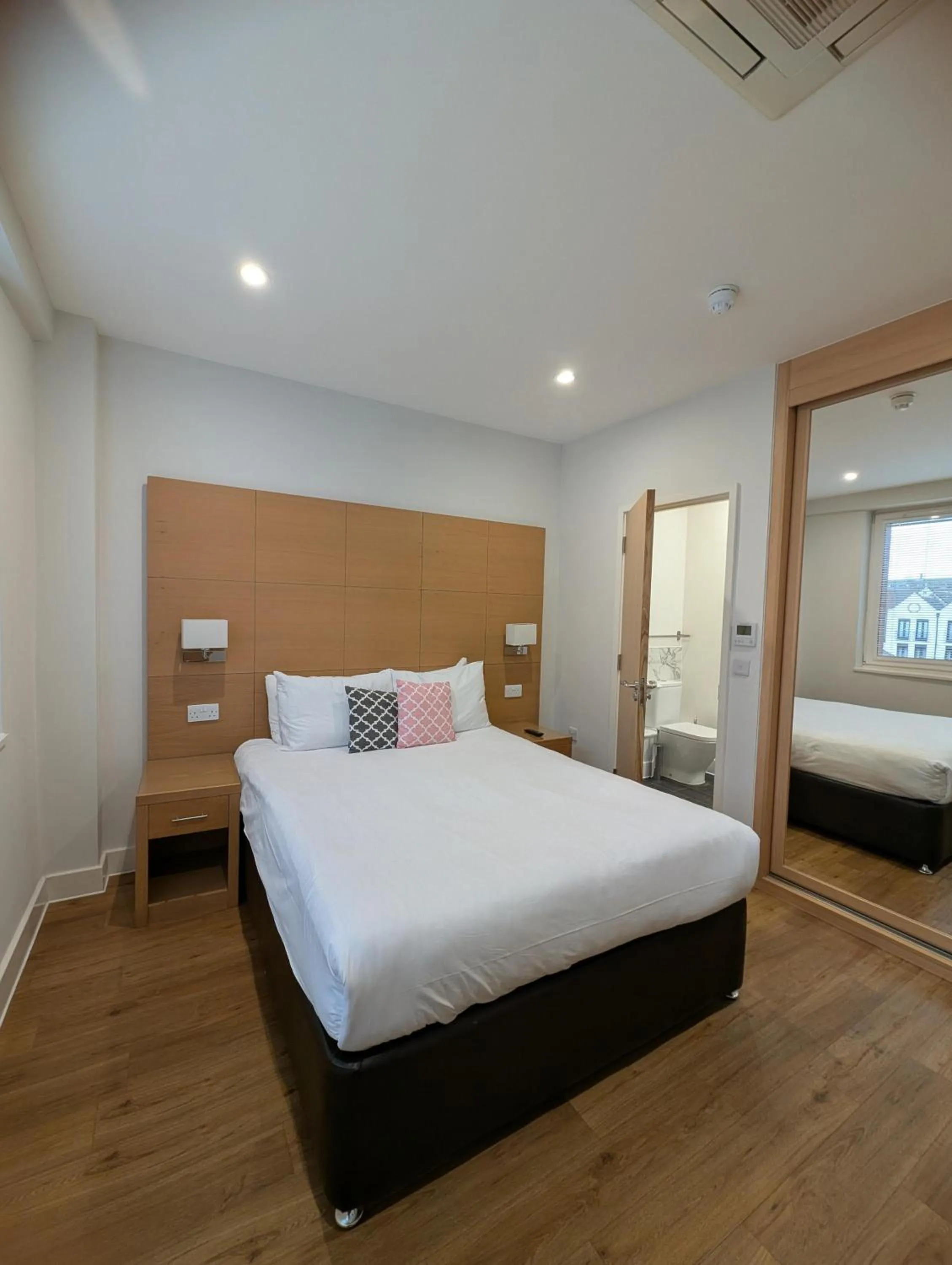 Bedroom, Bed in House of Fisher - 100 Kings Road