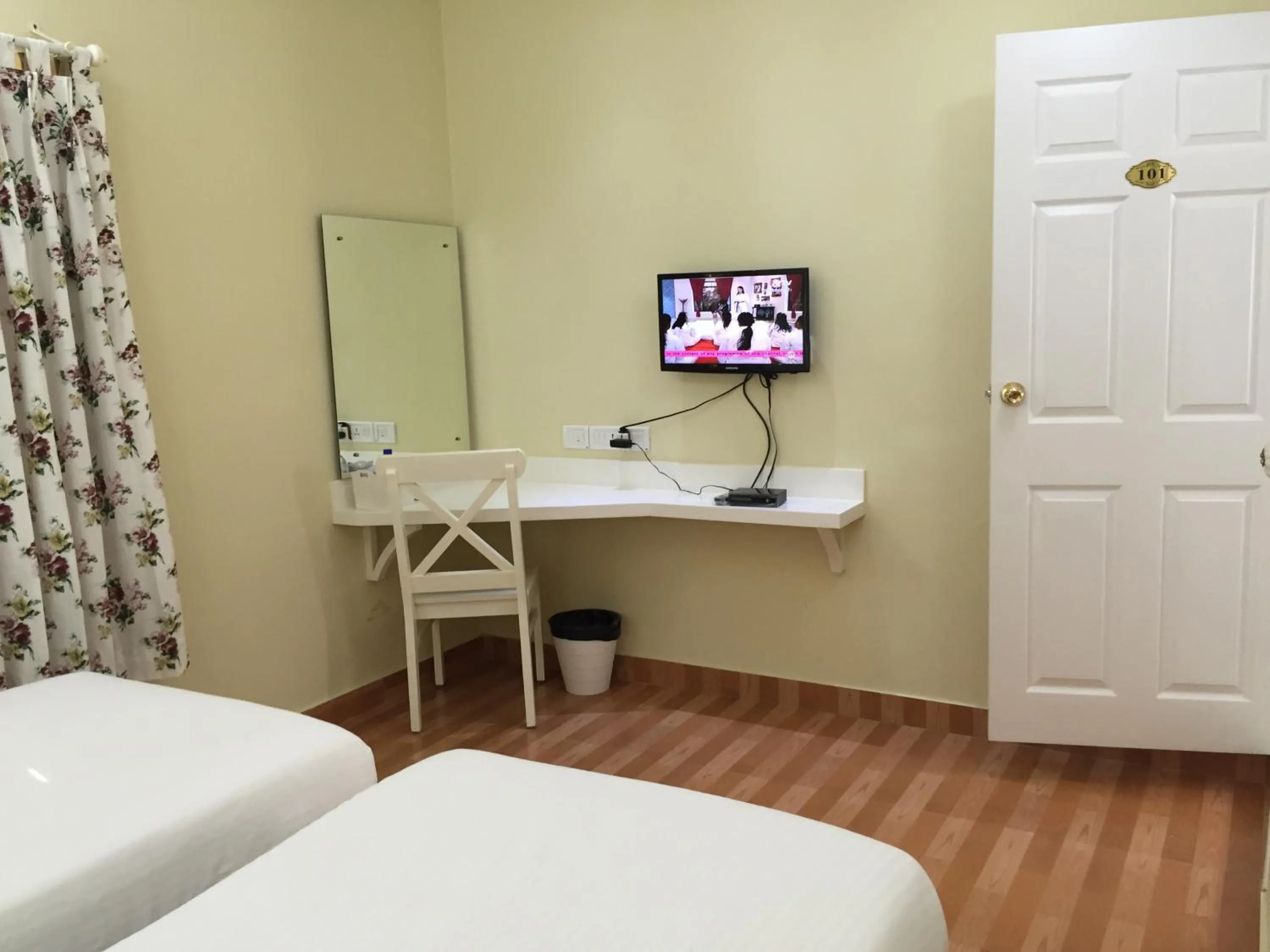 Property building, Bed in Daffodils Spice Court