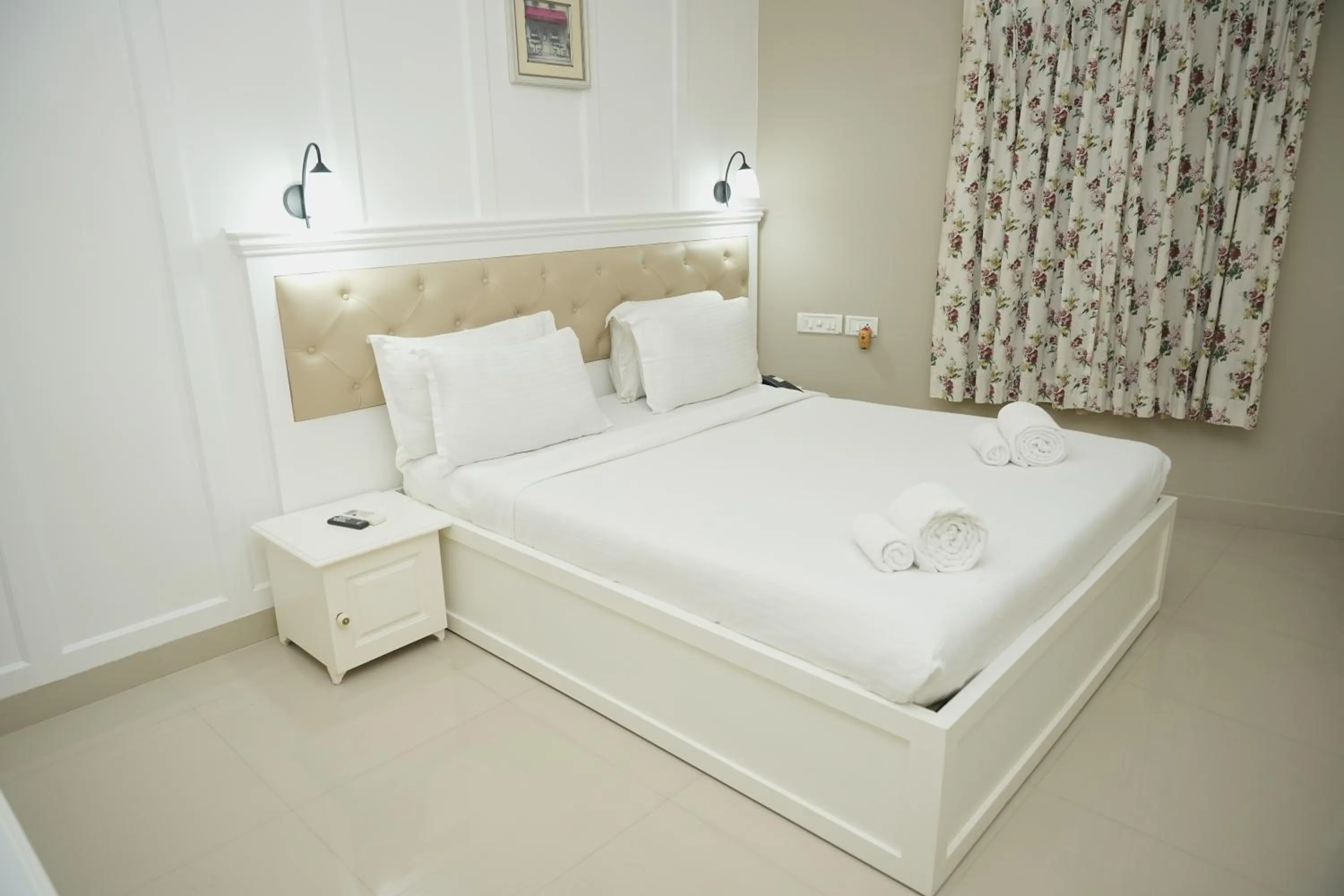 Bed in Daffodils Spice Court