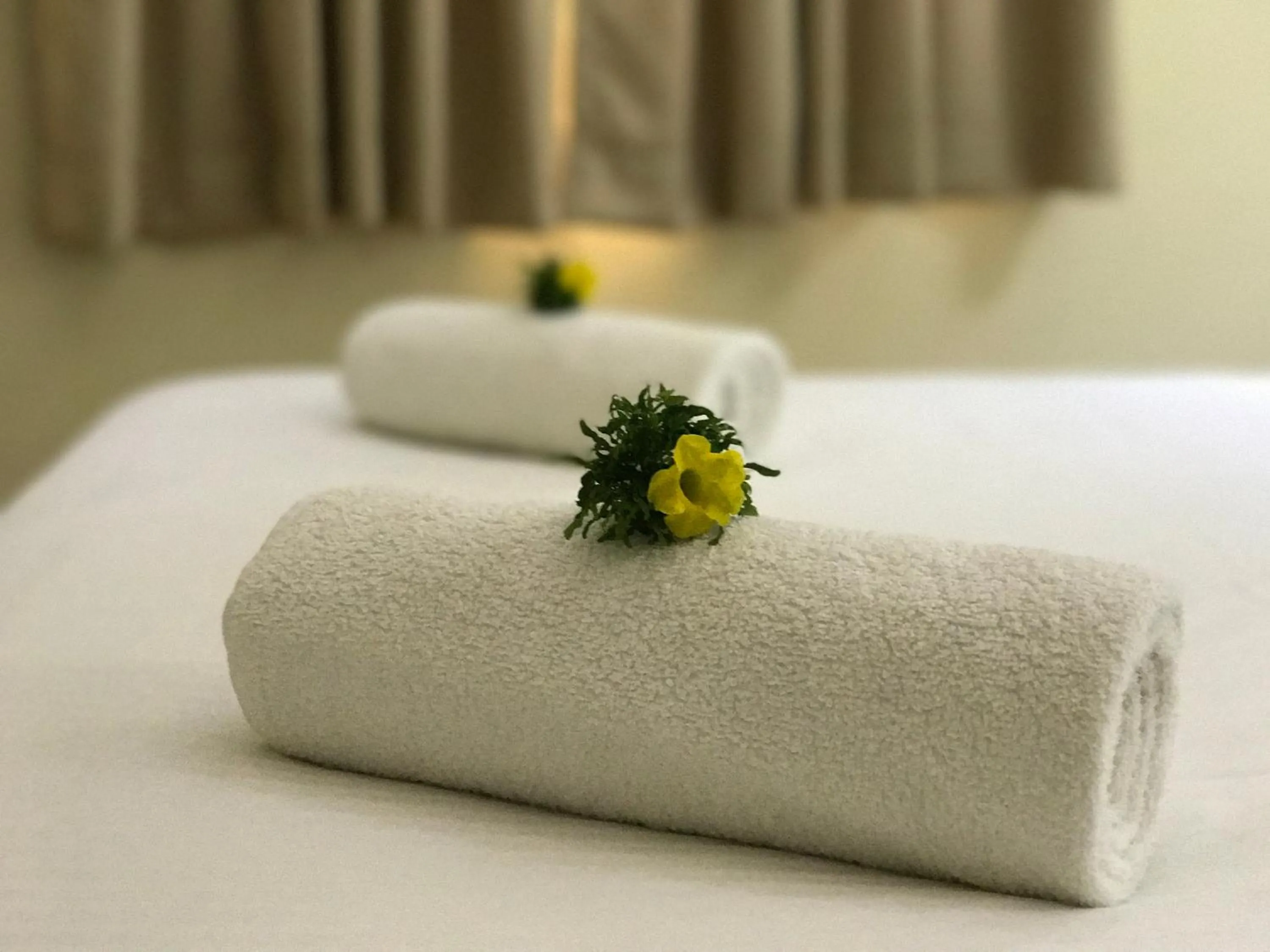 Bedroom, Bed in Daffodils Spice Court