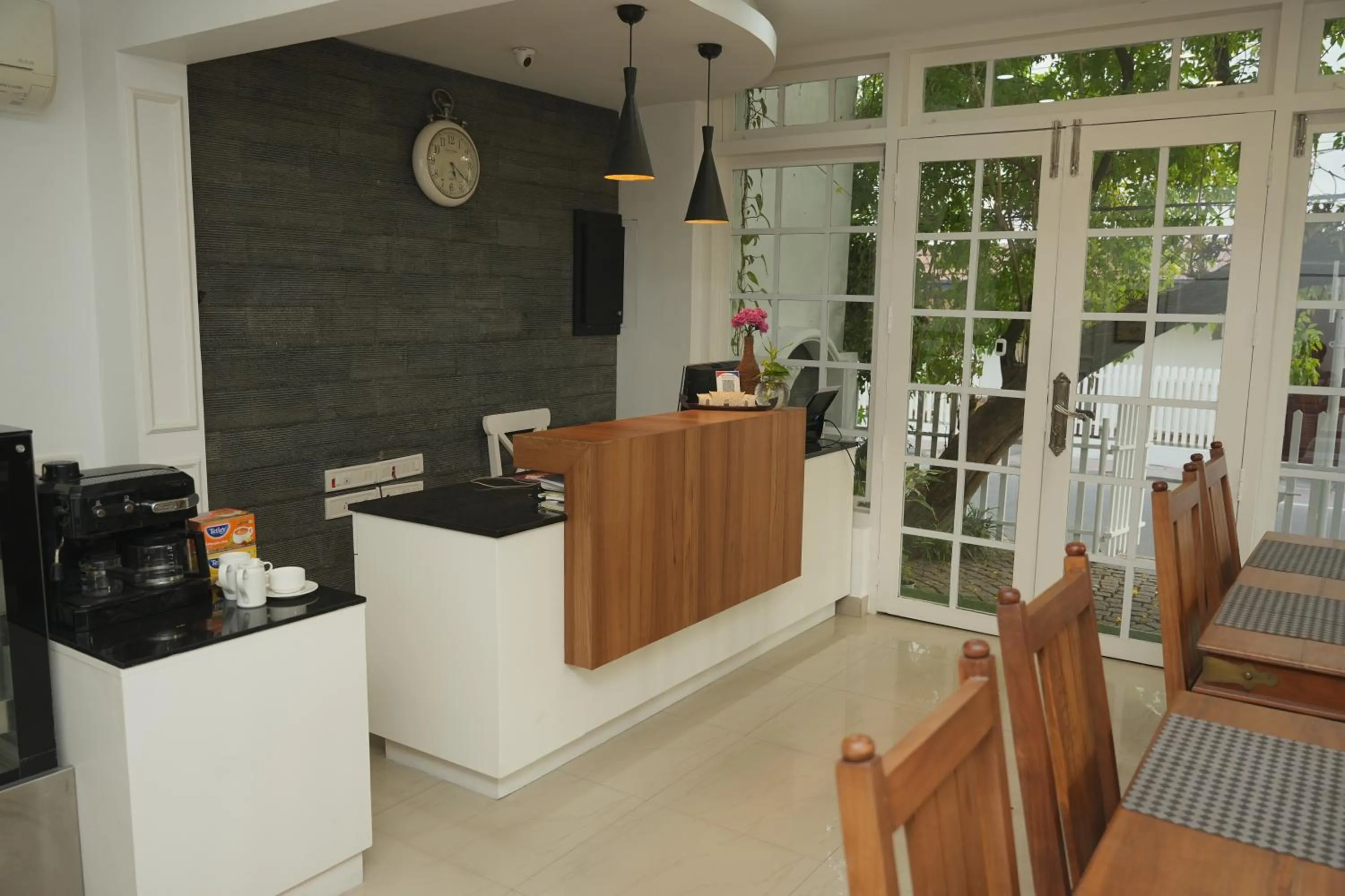 Daffodils Spice Court